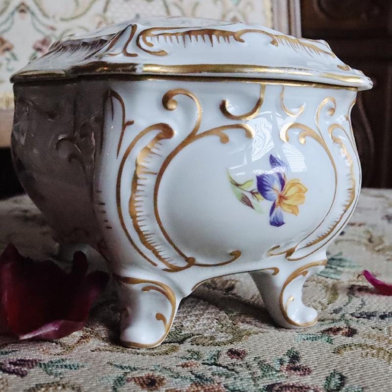RARE! 1934-1949 Made in Germany JLMenau Graf Von Hennebert Porcelain Large Footed Trinket Box/Treasure Box(MT1705)