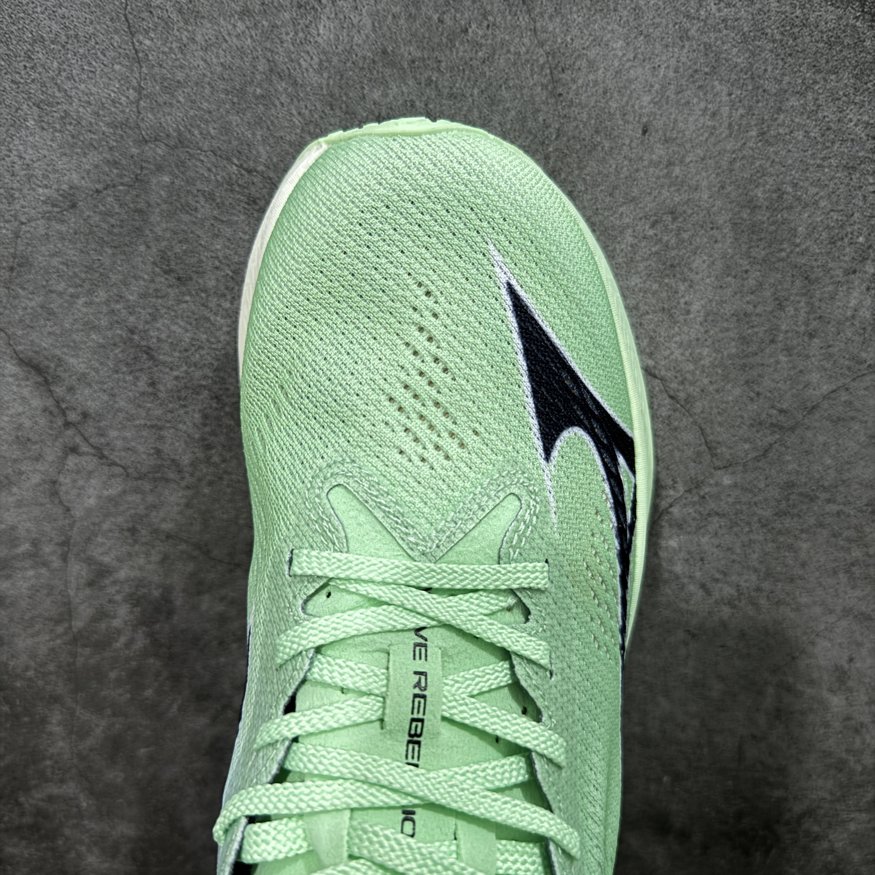 Mizuno Wave Rebellion Pro 3