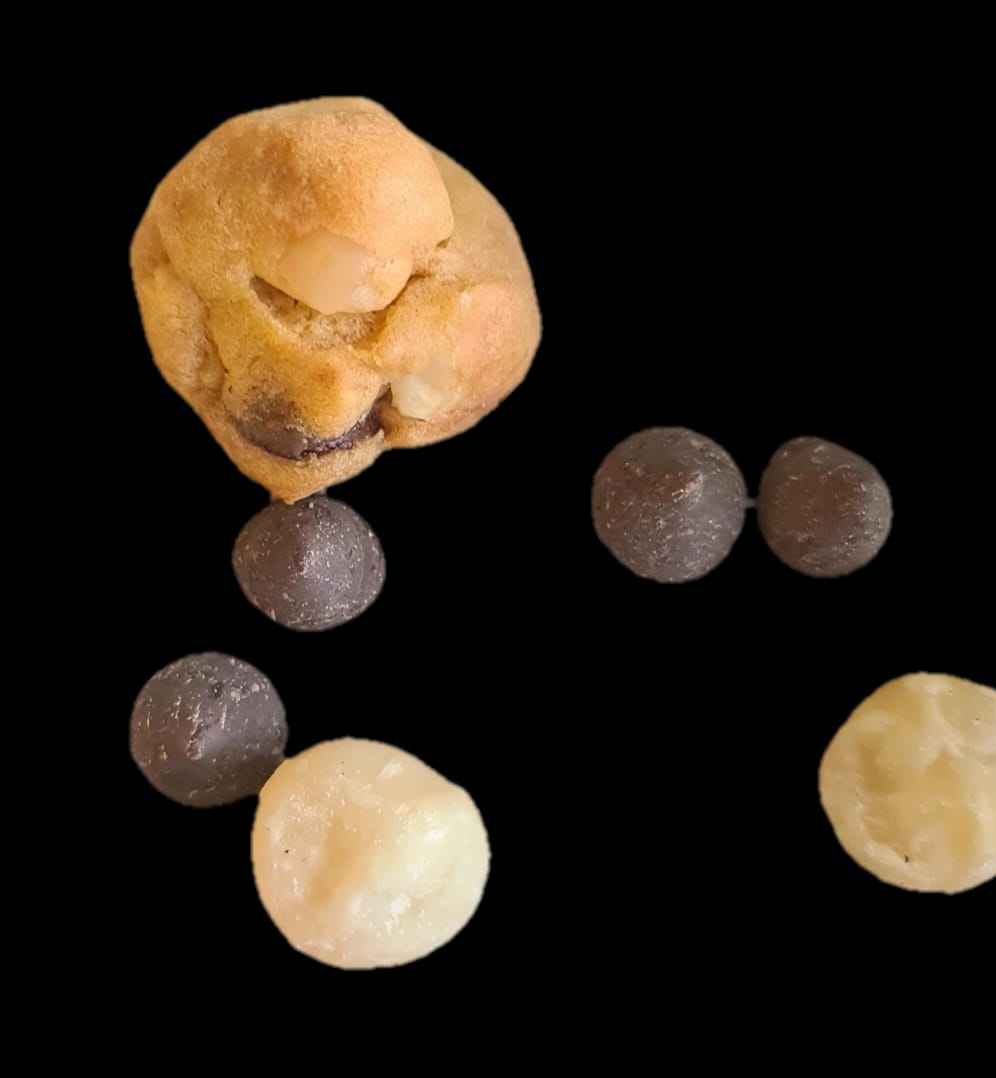 72% Dark Chocolate Chips Macadamia Cookies