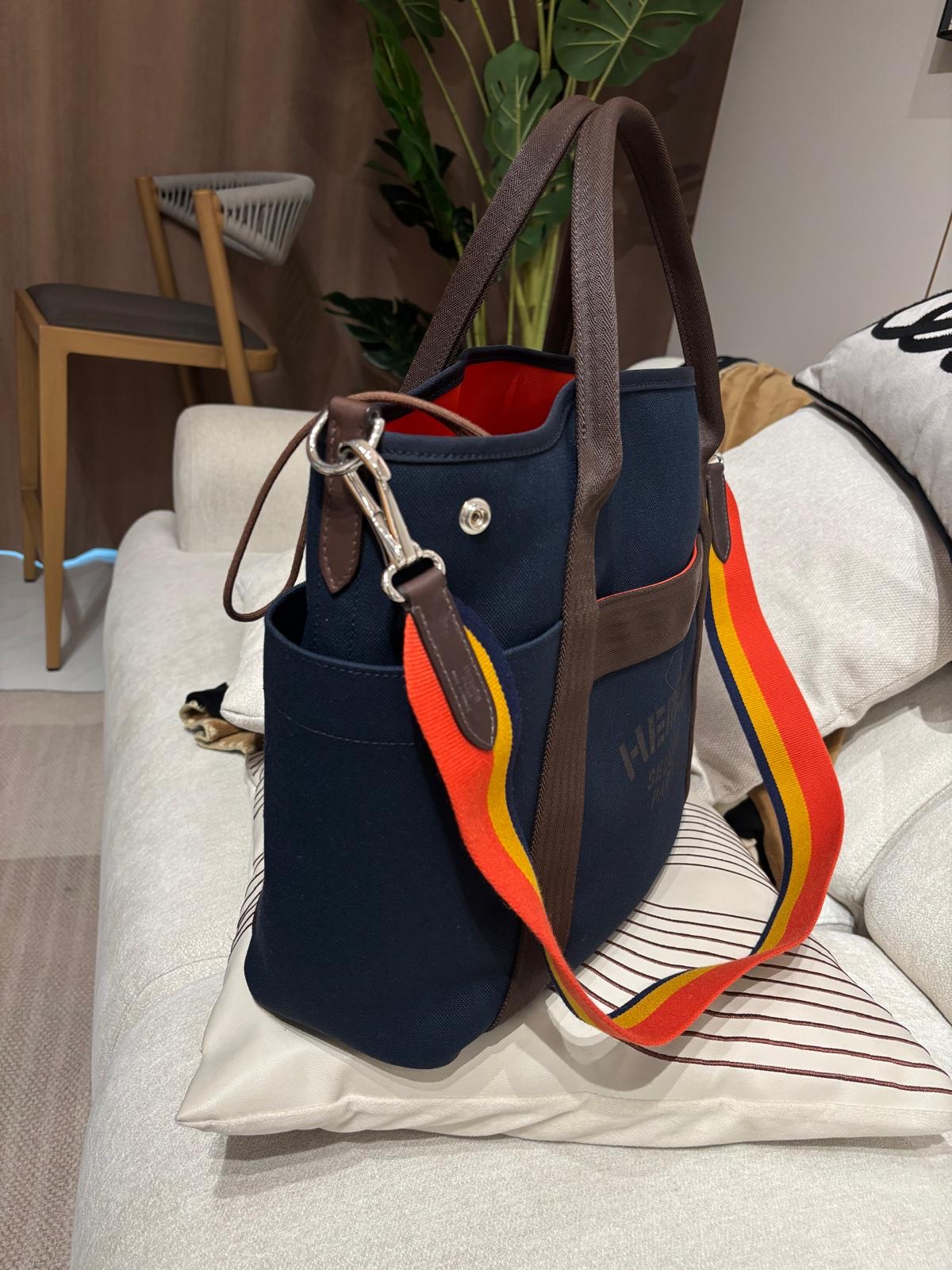 HERMES Grooming tote bag Stamp C shoulder bag Navy 100%Authentic,98%new✅strap✅dust bag  