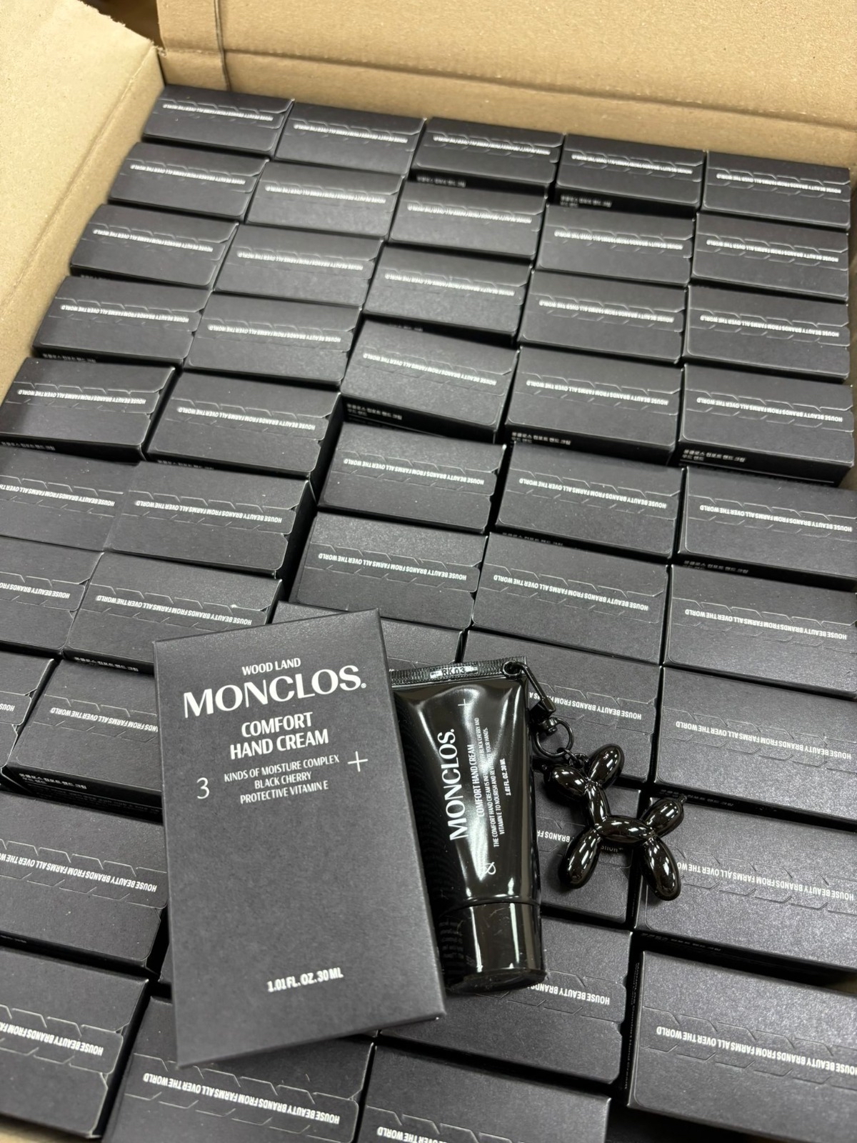 韓國🇰🇷超人氣鑰匙扣護手霜30ml-Monclos  約2月底到港 （吊飾隨機：狗狗/蝴蝶結/愛心）