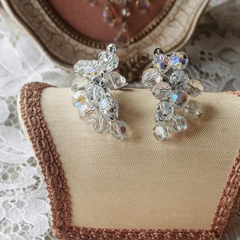 Vintage 1960s Crystal Cha-Cha Dangle Clip Earrings (MT2202)