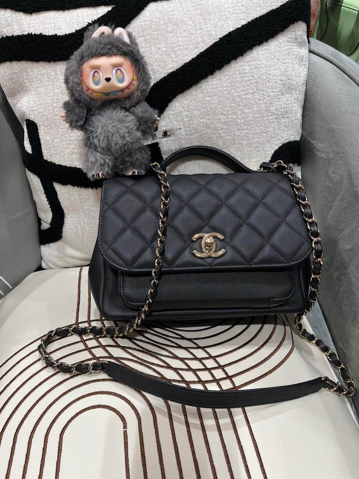 Chanel business affinity medium 黑色荔枝牛皮  ,100%Authentic,98%new  ✅專門店收據✅ card ✅Dust bag✅Box