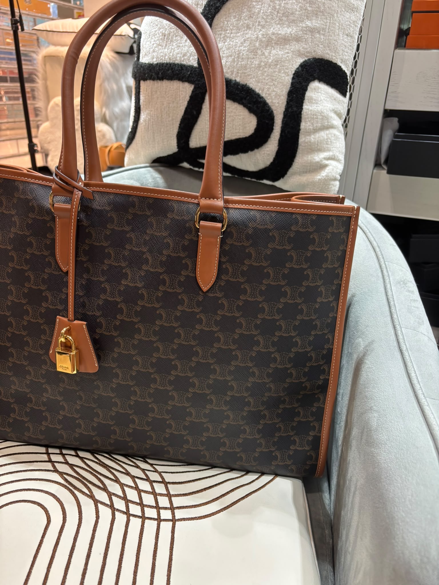 Celine Horizontal Cabas Tan tote bag 100%Authentic, 95%New ✅Dust bag