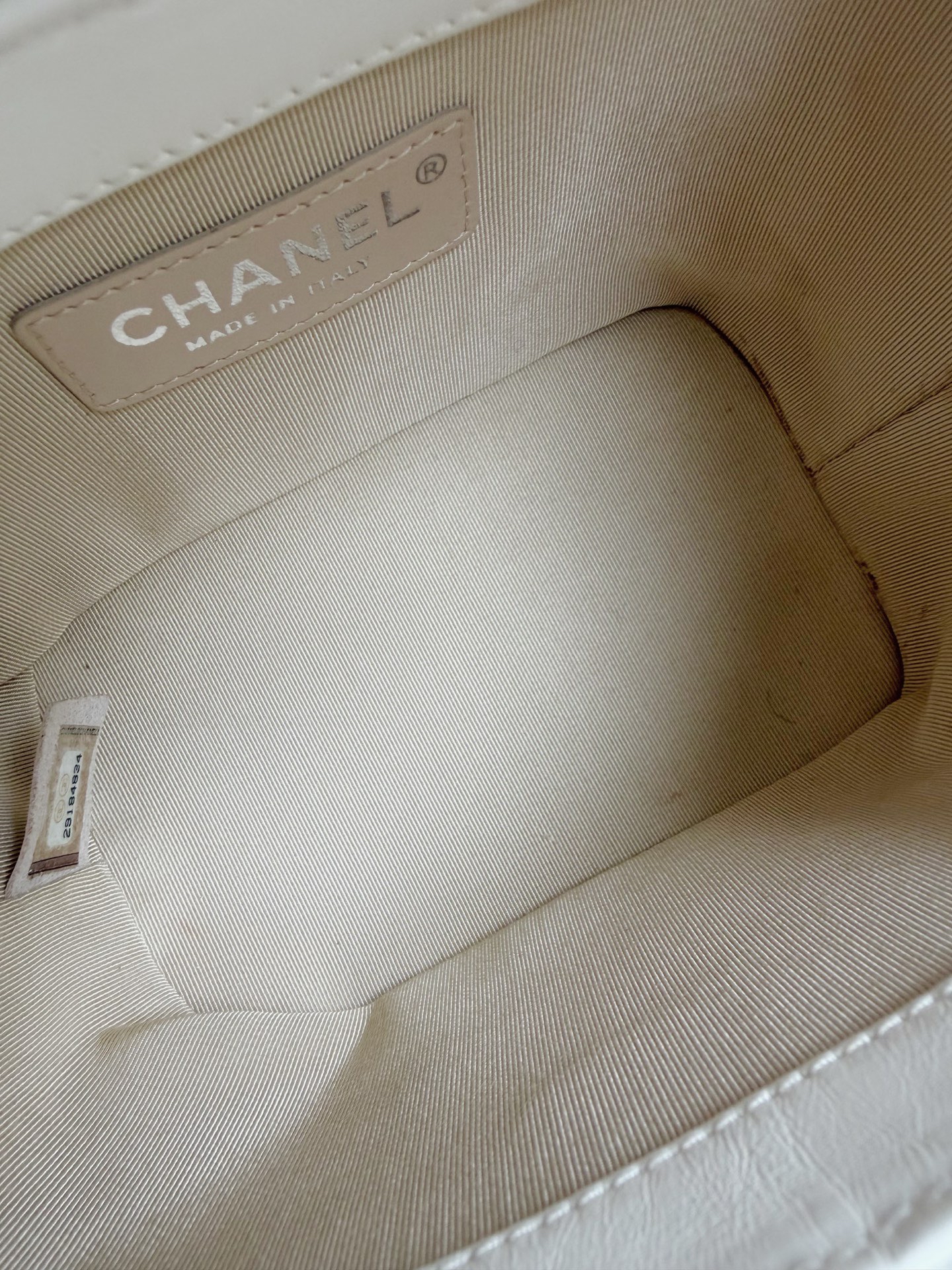 【預訂貨品】Chanel白色藤編化妝包