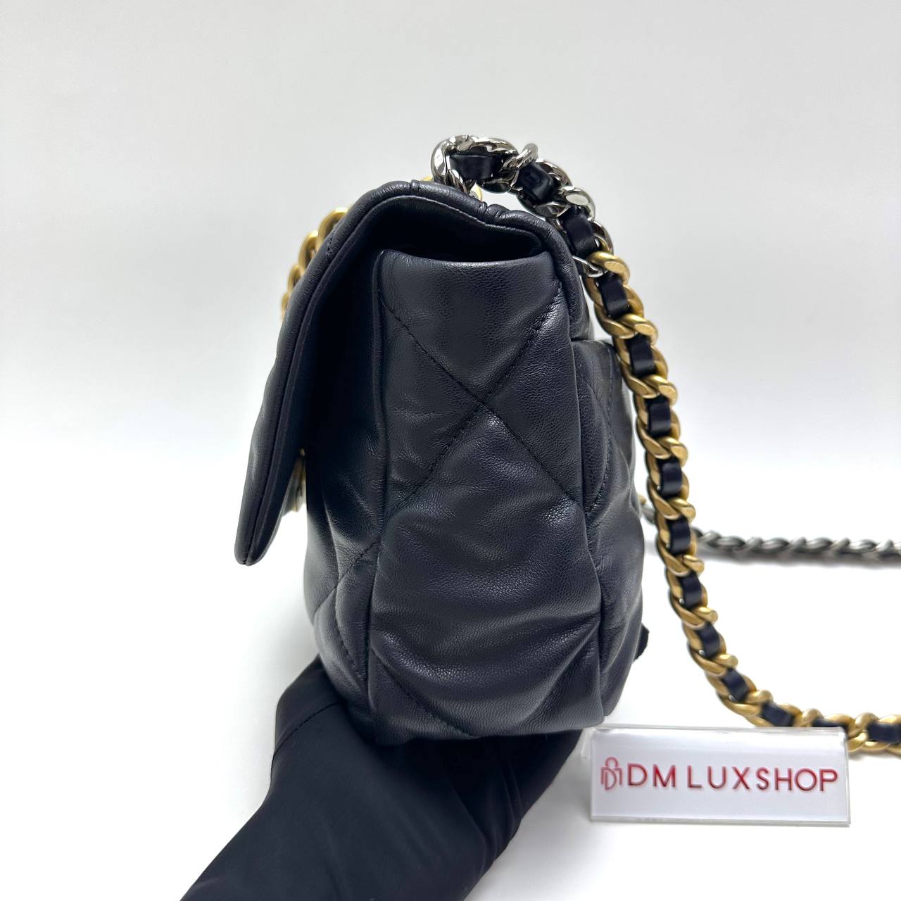 Chanel 19 Navy GHW (Serial 30, Y: 2020)