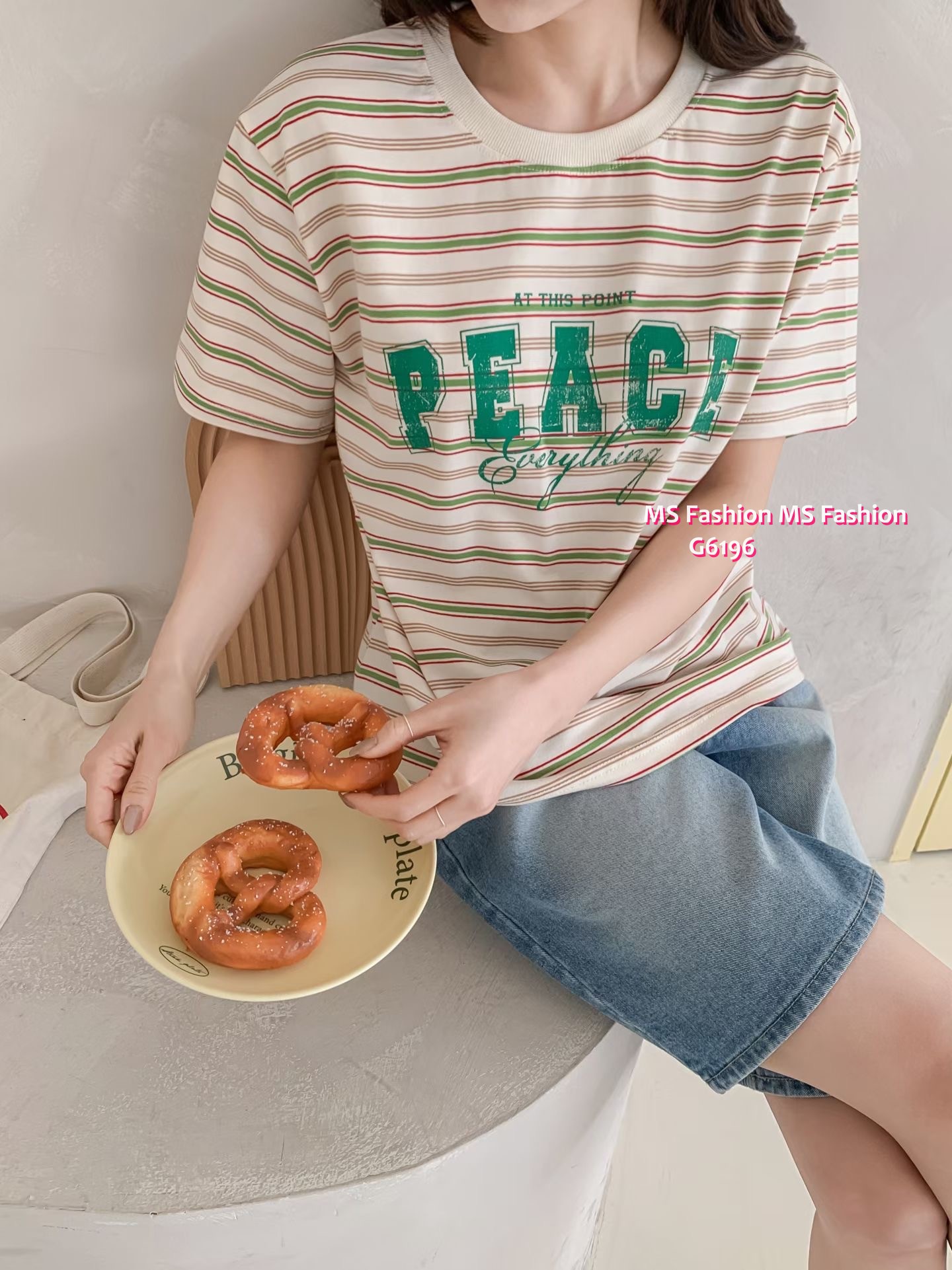 G6196 韓國🇰🇷靚色字母橫間top