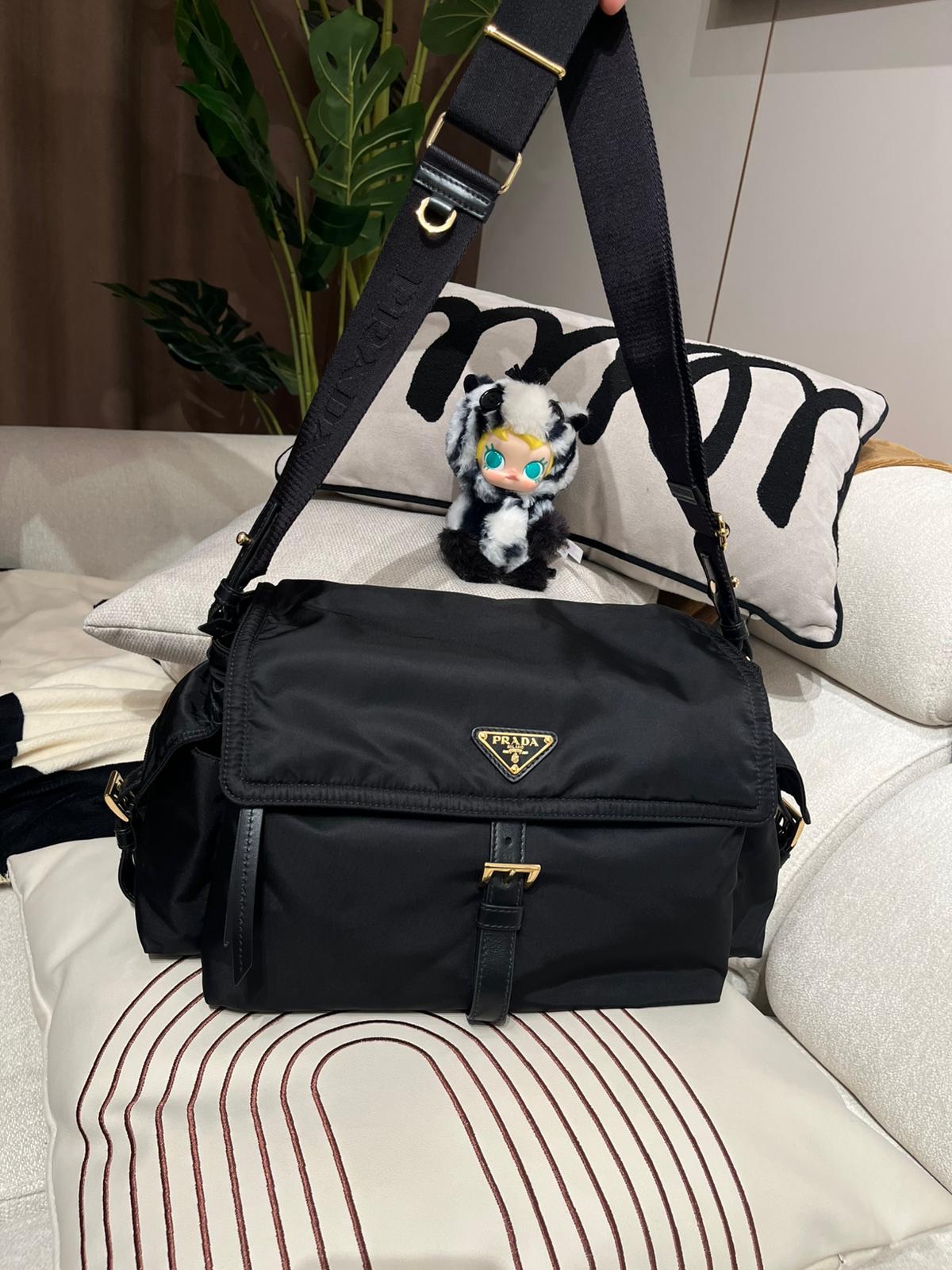 PRADA Re-Nylon Explore 2 way bag 1BD391, 100%aauthentic, 98%New ✅收據副本 ✅Dust bag