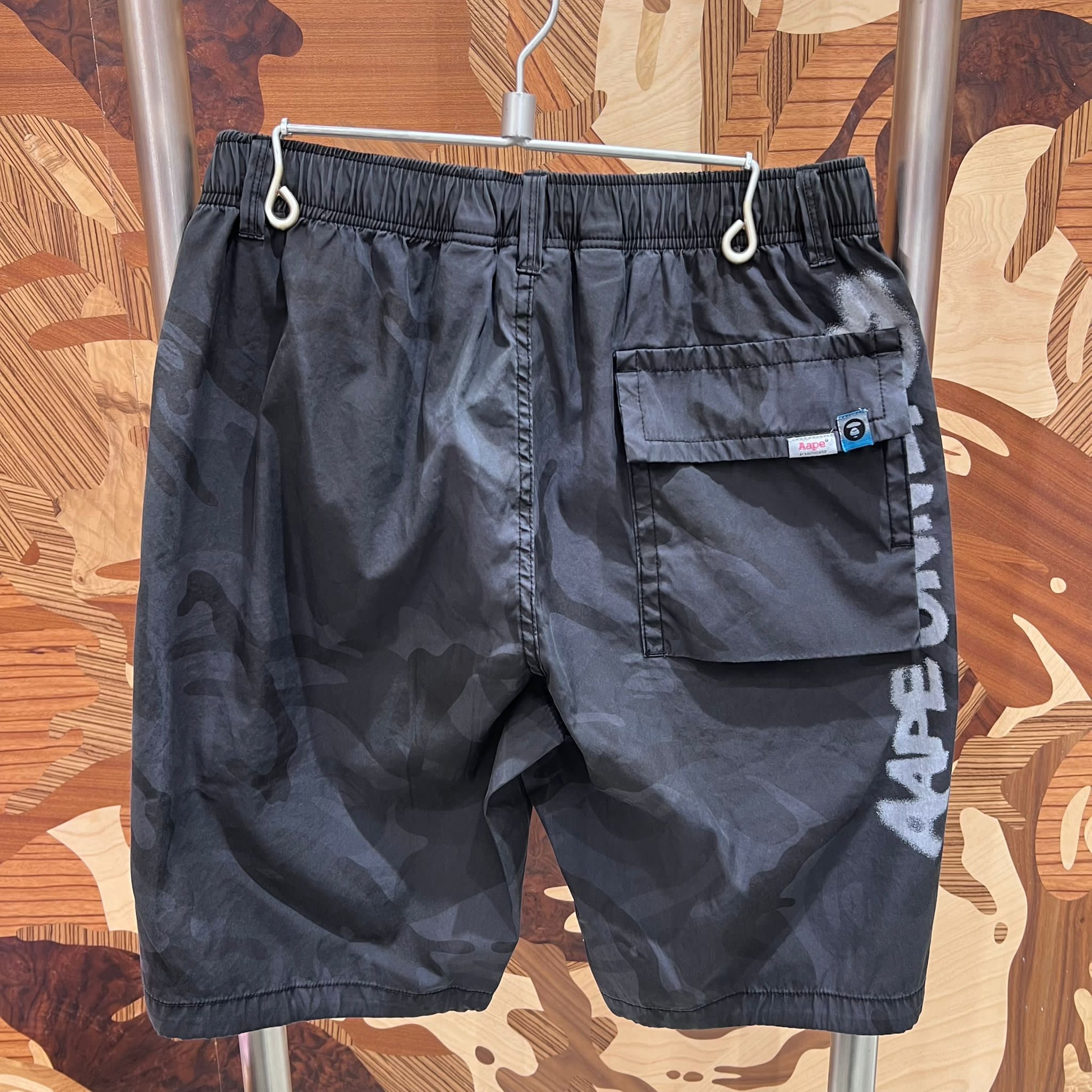 AAPE AAPEUNVS camo shorts (D614)