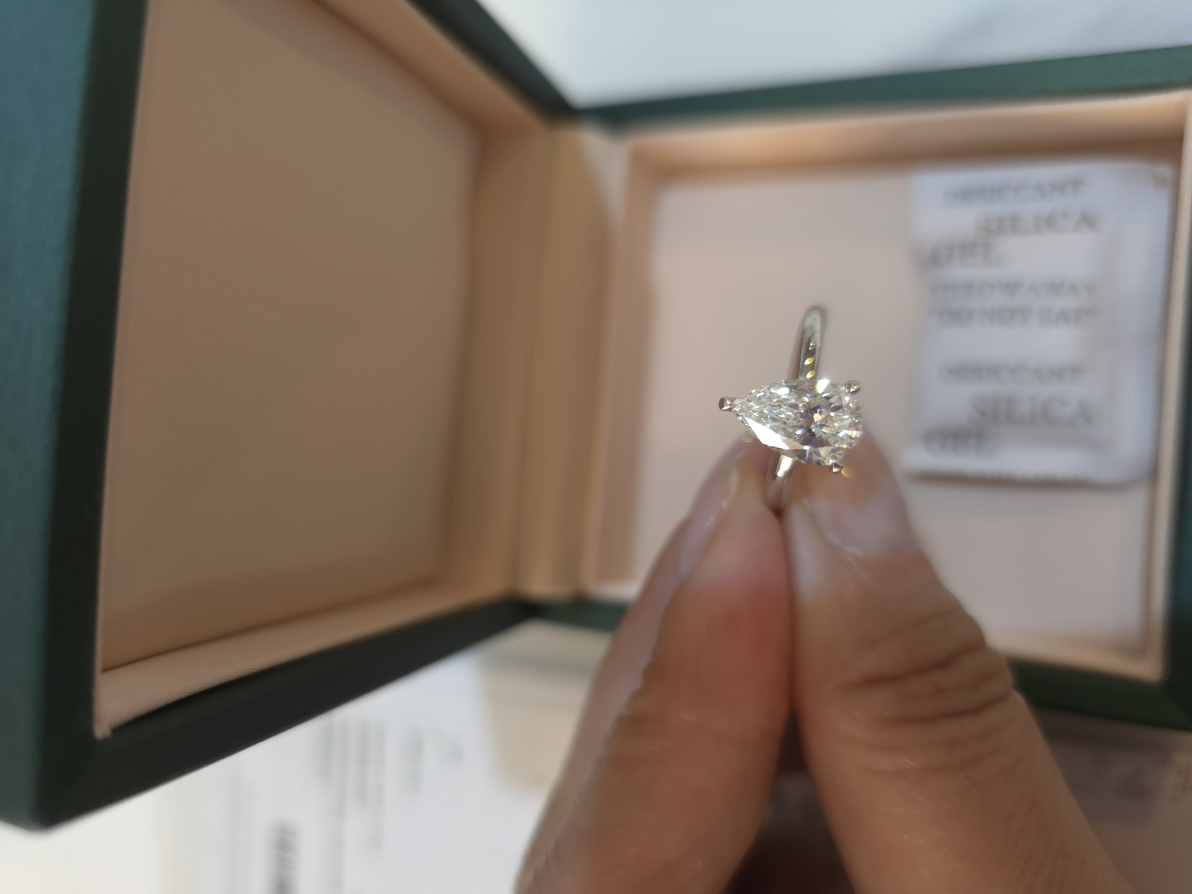 pt950 培育鑽石戒指D1.56 d0.084 G3.9g E/VS1 14