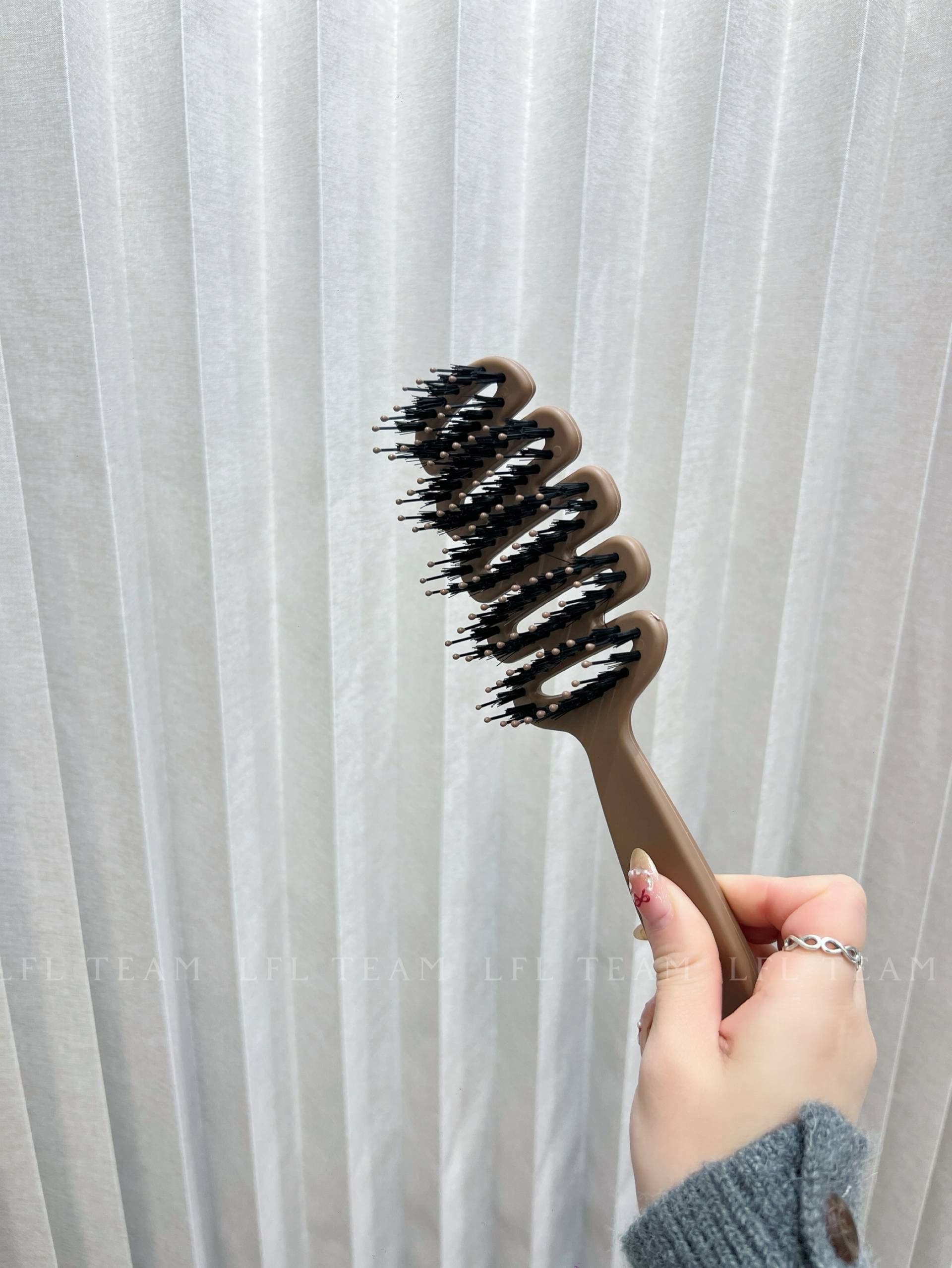 P864 松塔猪鬓毛造型梳