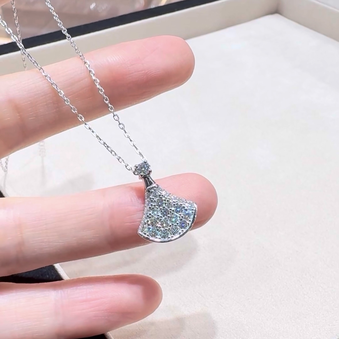 莫桑钻满钻扇子项链✨