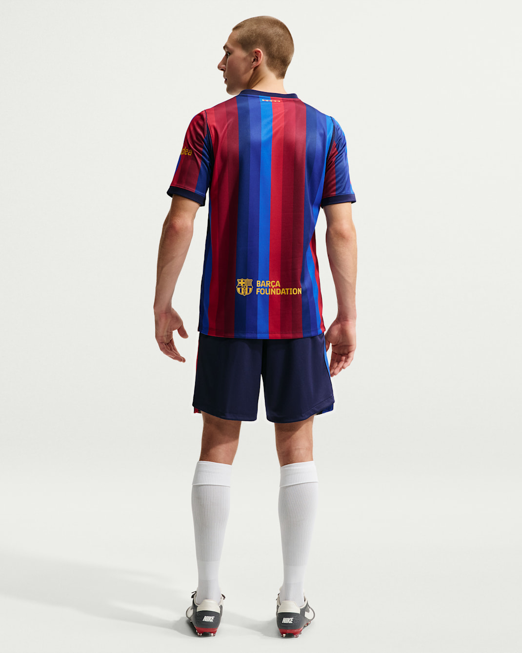 Nike Barcelona 巴塞羅拿 2026-27 主場球迷版球褲 II1947
