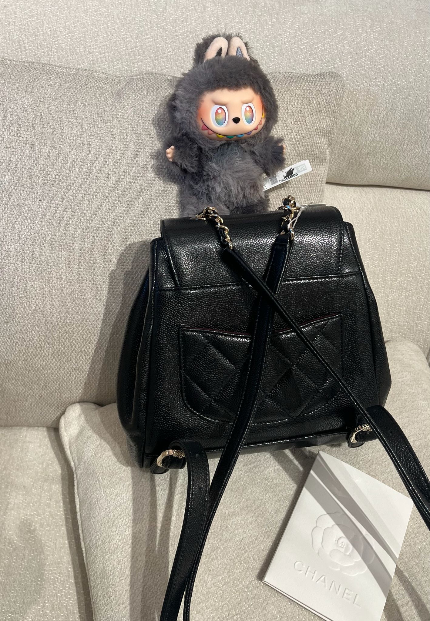 Chanel backpack AS3530, 亮面粒紋牛皮淡金扣 100%Authentic, 98%new ✅專門店收據✅晶片✅塵袋✅Box