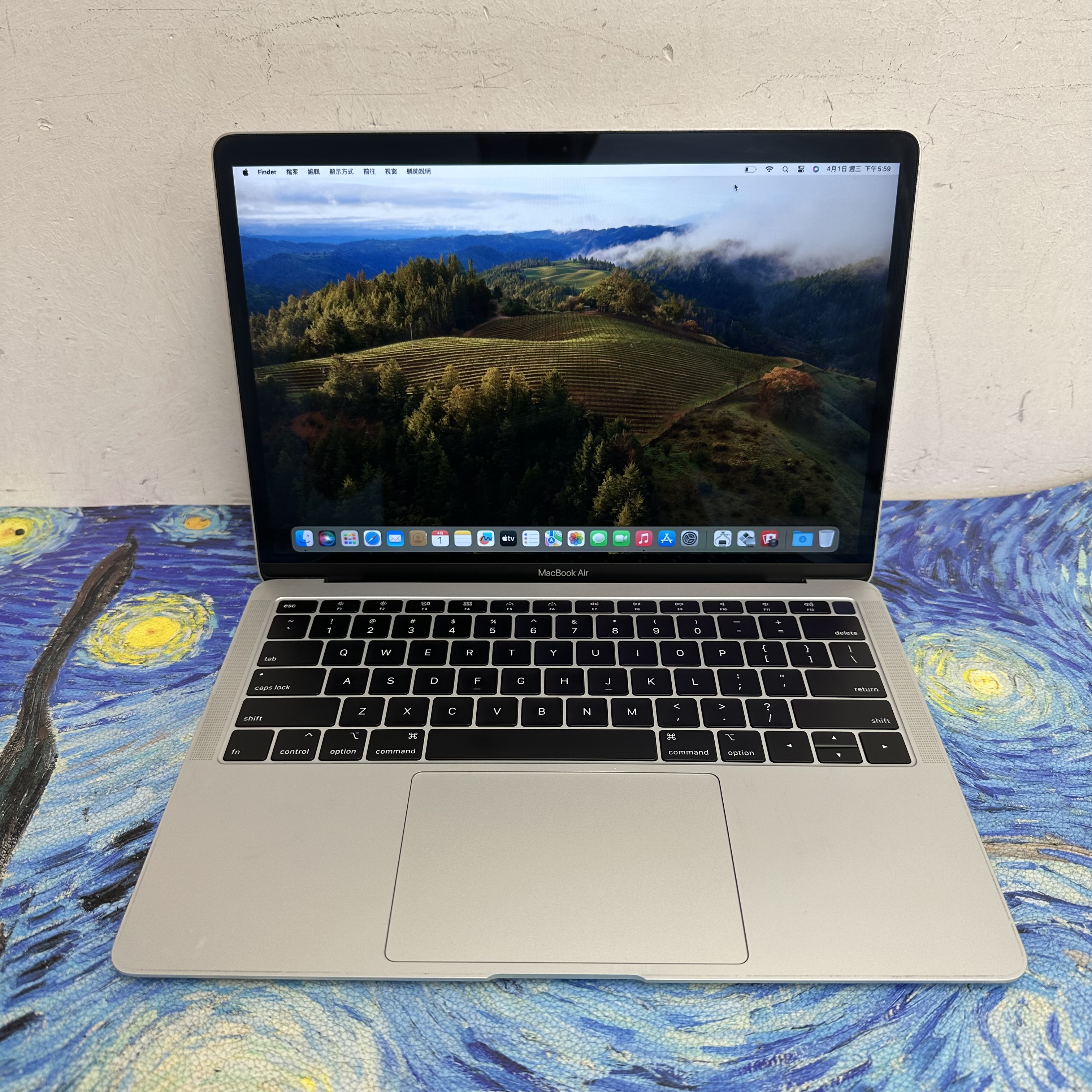 (超抵用 MacBookAir❤️‍🔥）Apple Macbook air/13寸Retina i5 CPU /16GB Ram/512GB SSD/輕薄文書機/ Gaming Laptop / Notebook/ MacbookPro / Movie / Netflix
