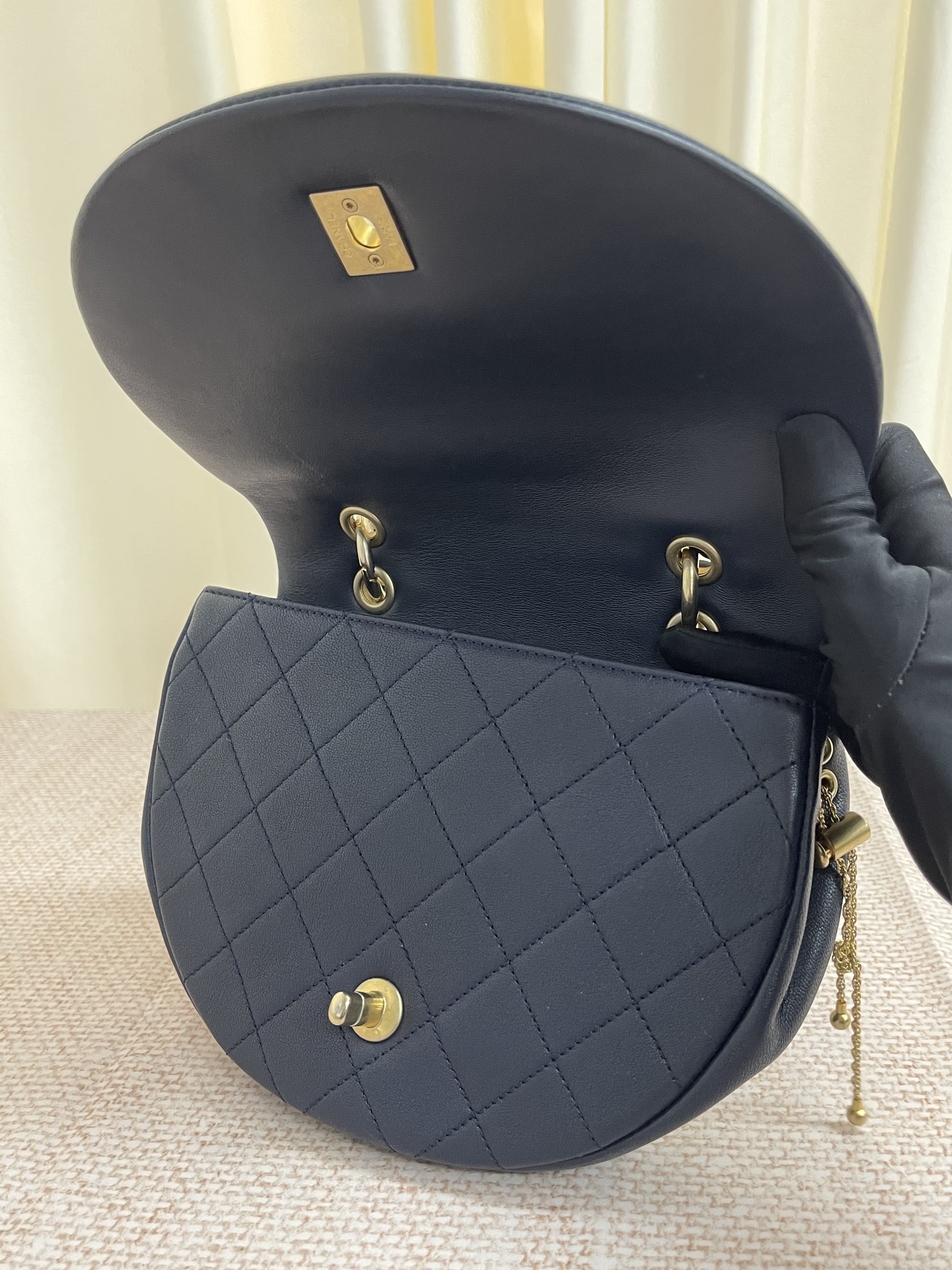 Pre-owned Chanel shoulder bag / Product Code: 26020402