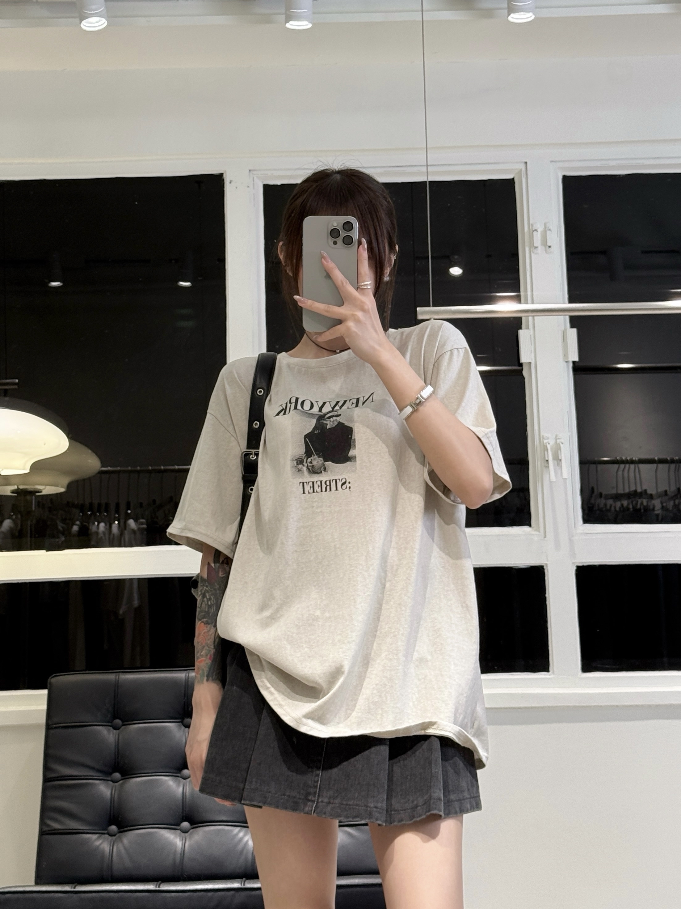 𝐍𝐞𝐰 𝐲𝐨𝐫𝐤 𝐠𝐫𝐚𝐩𝐡𝐢𝐜 𝐨𝐯𝐞𝐫𝐬𝐢𝐳𝐞𝐝 𝐭𝐞𝐞
