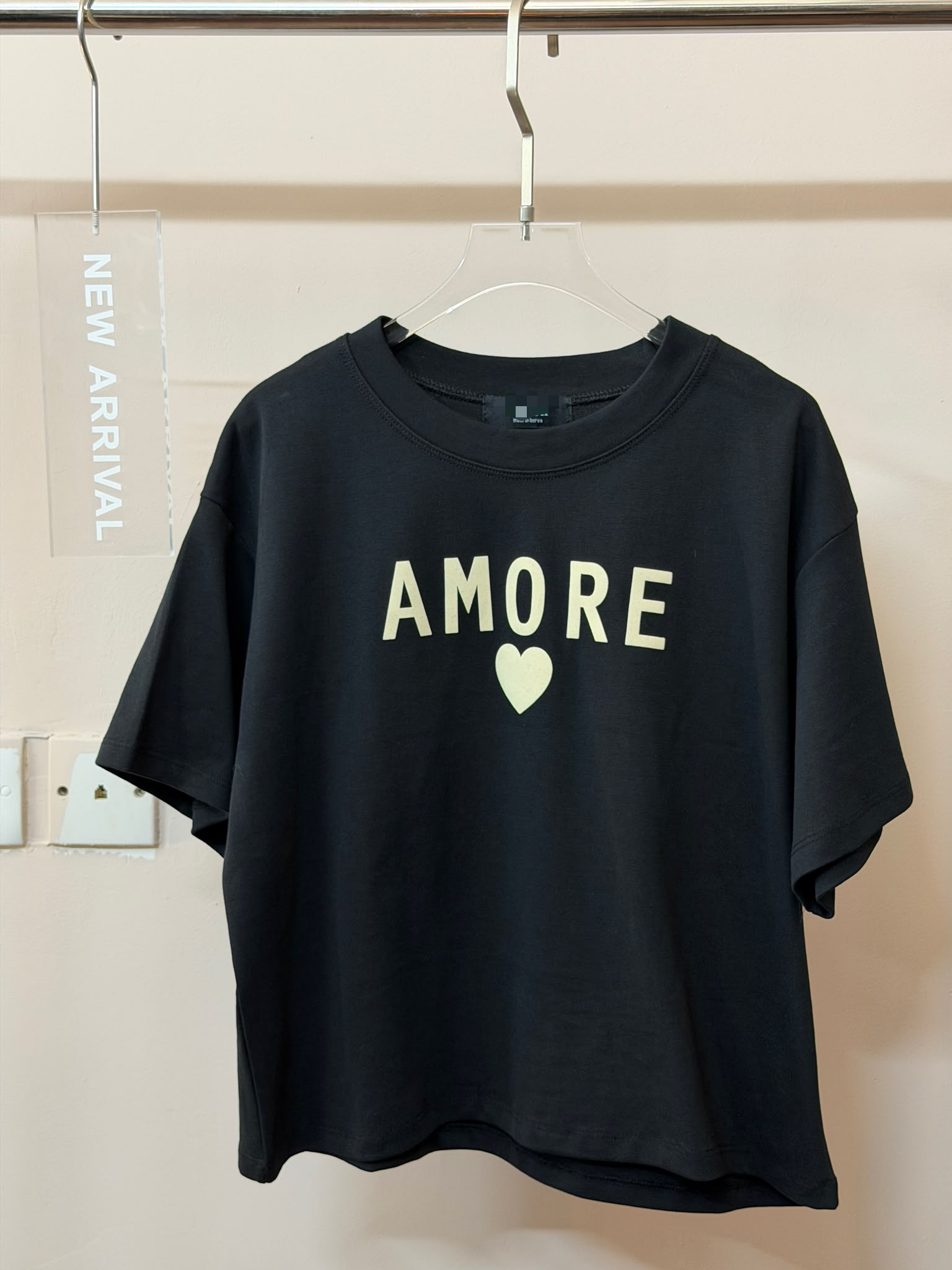 黑色AMORE愛心印花上衣