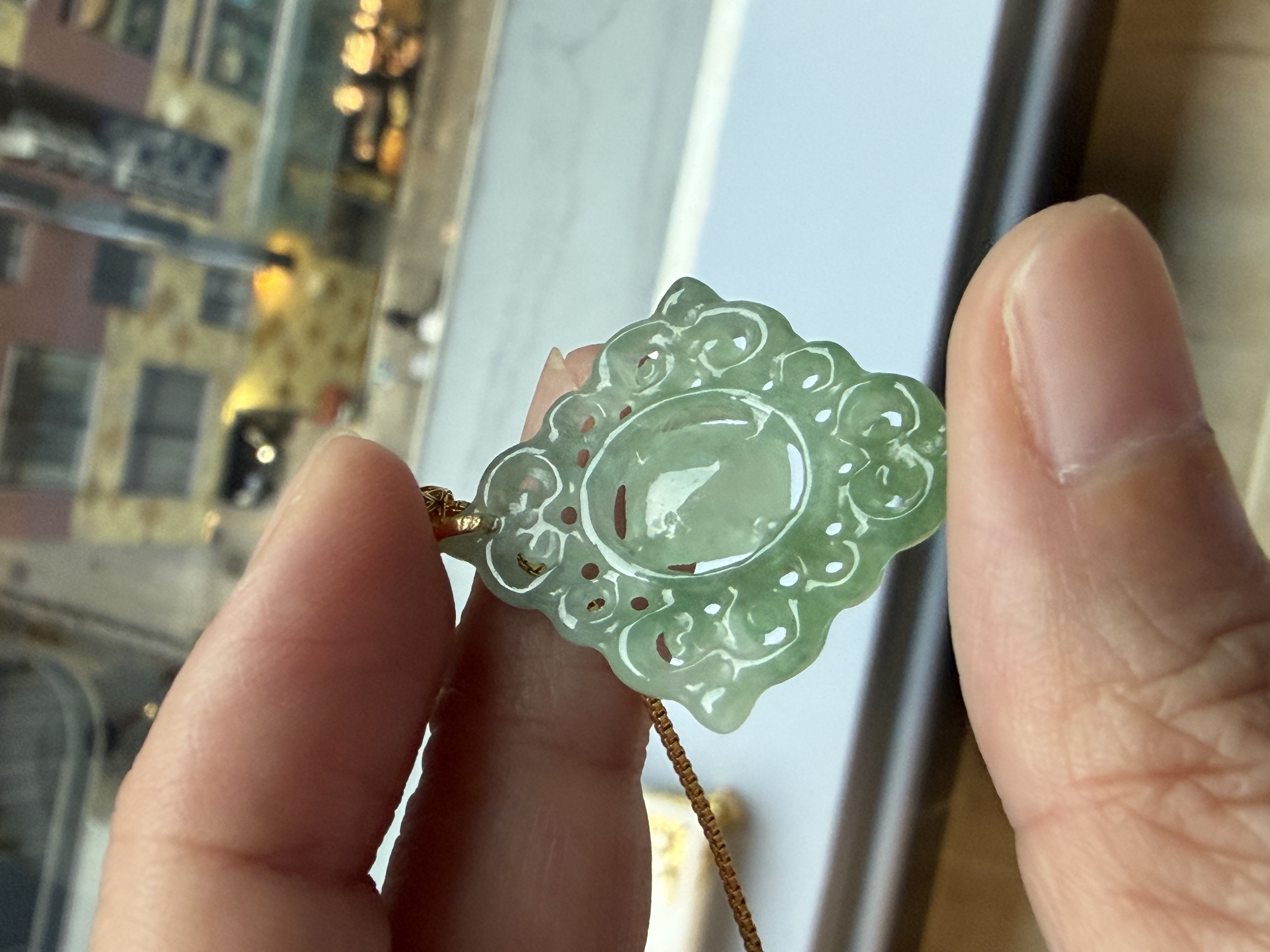 龍紋鏤空翡翠18K吊墜