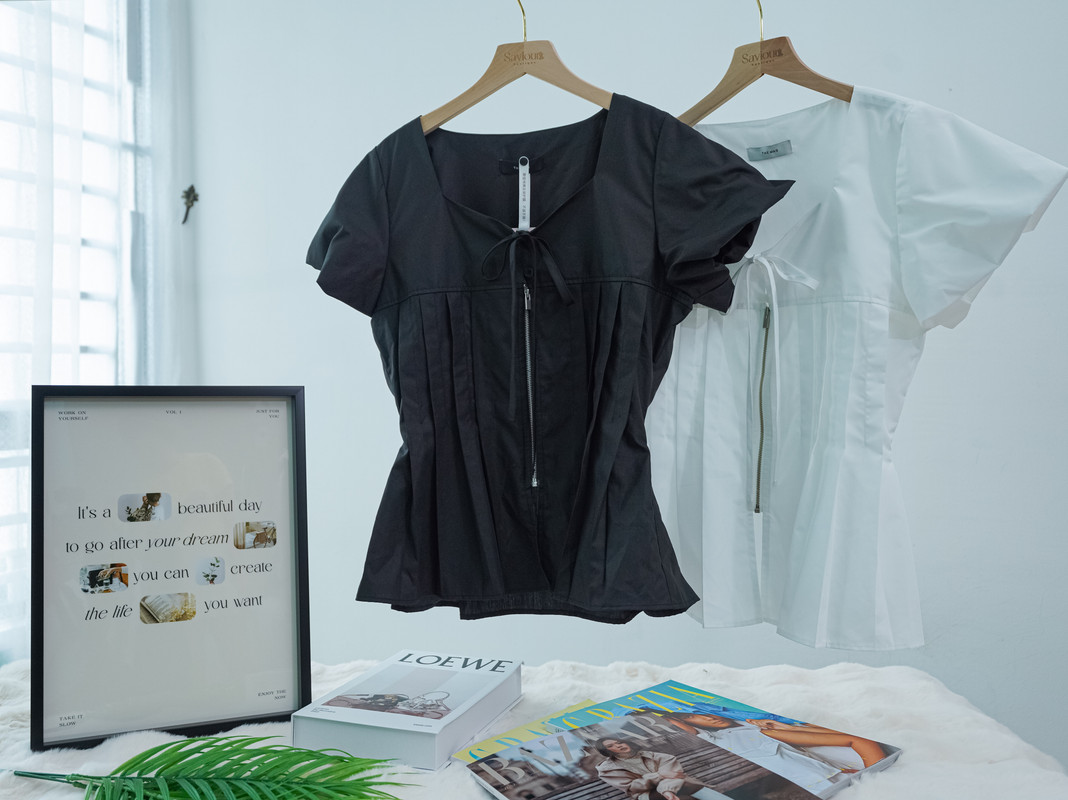 Pleated Peplum Top with Bow Tie and Front Zipper ‖ 蝴蝶结V领拉链压褶收腰上衣 KR01139204