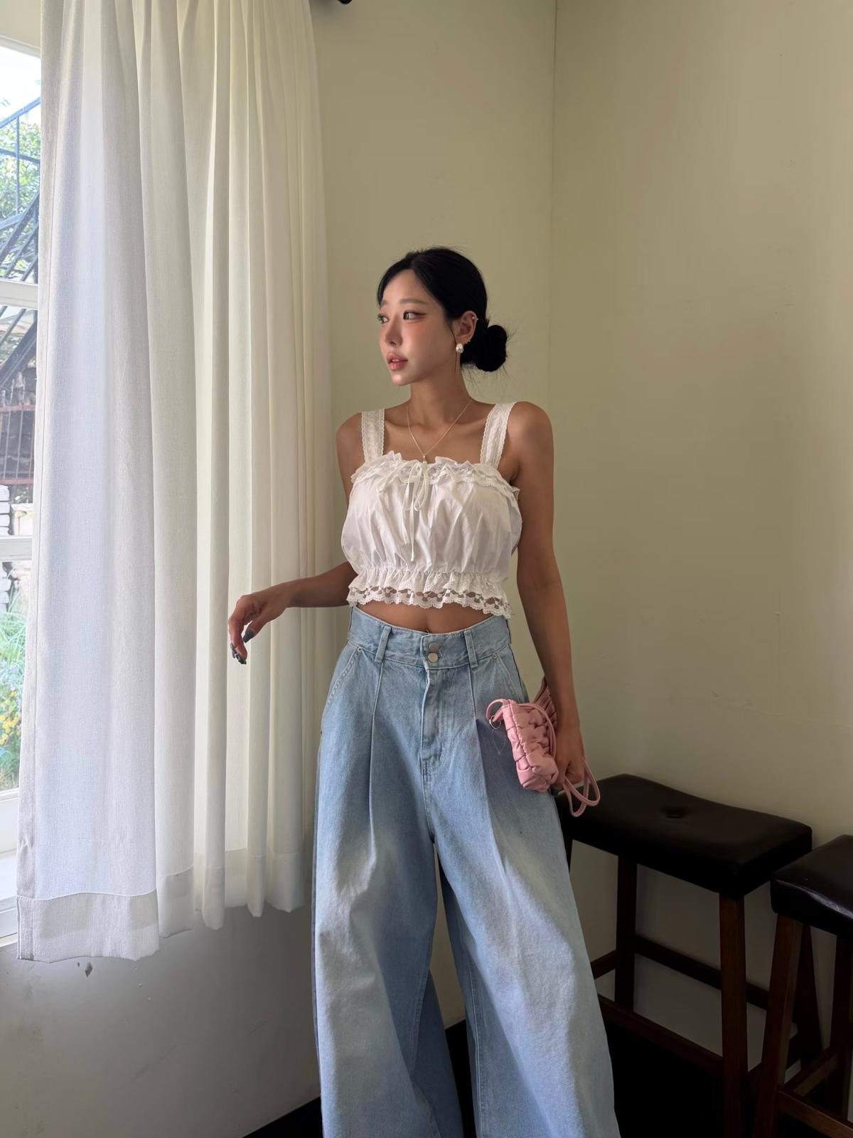 R08 短身通花ruffle top