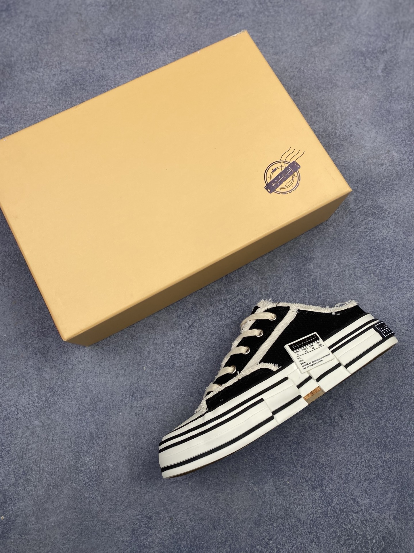 xVESSEL G.O.P. Slip on