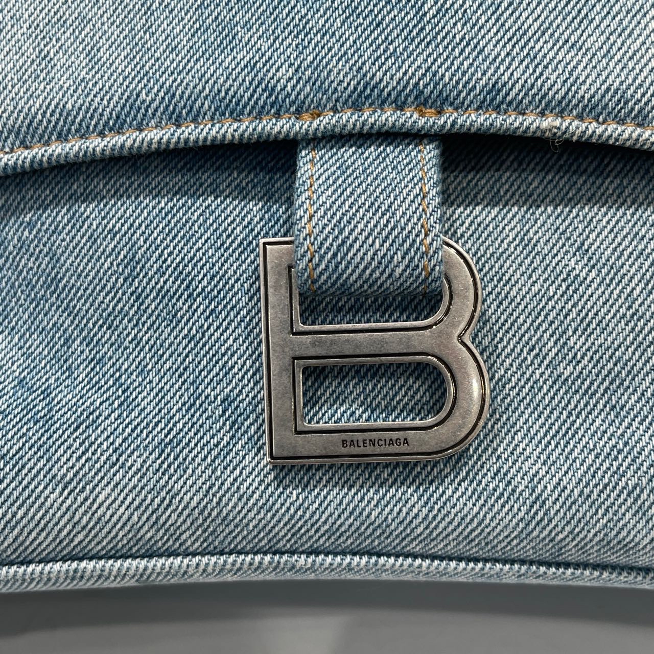 【預訂貨品】Balenciaga 牛仔丹寧腋下包