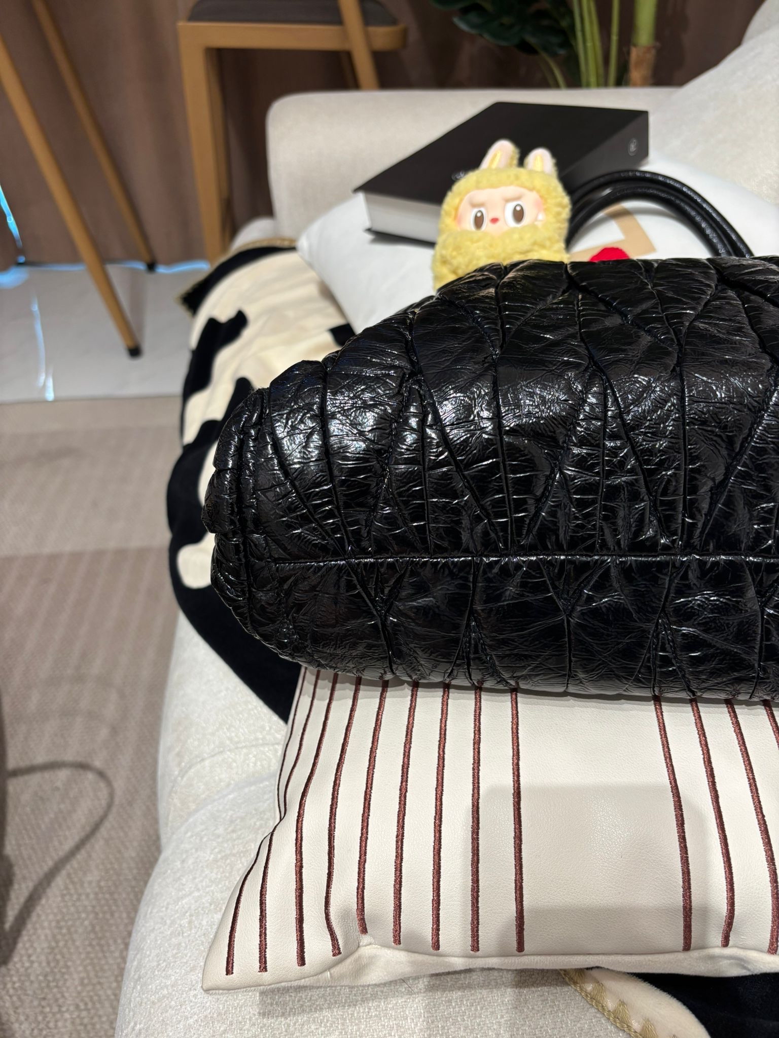 Miu Miu Shoulder Bag 100%Authentic, 98%New