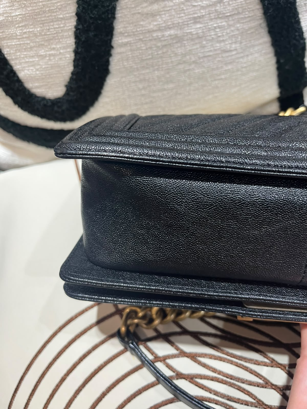 Chanel boy medium 黑色魚子醬牛皮 100%Authentic,90%New ✅貼✅塵袋