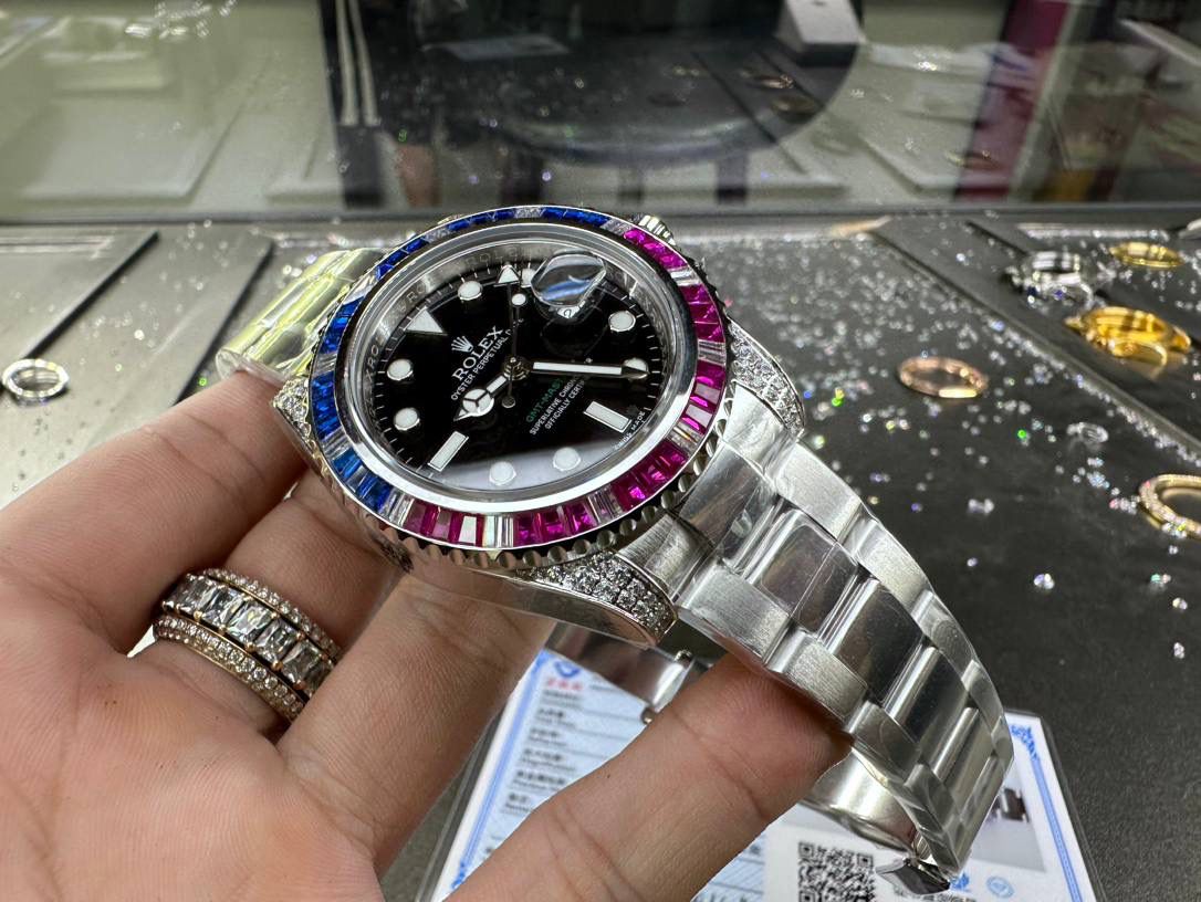 出货实拍🚚💯 劳力士 GMT 改装罗渣同款 整表包裹18K白金 厚金 金光闪闪 细节分享 (承接市场镶嵌南非真钻 18K金 24K包真金 包金效果就是用最少的钱达到K金效果真金包裹表面永不掉色）🤟🏻🔥