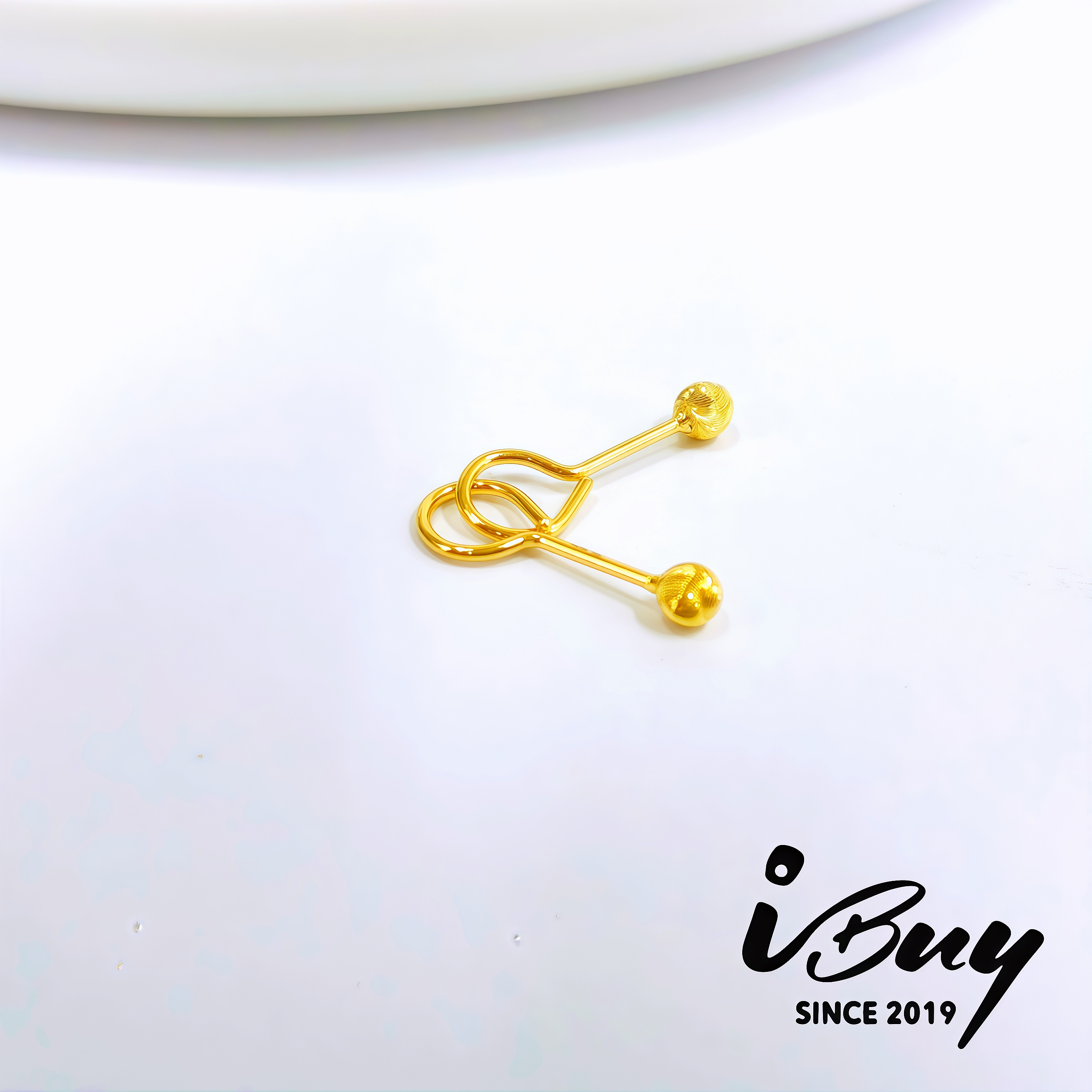 999 GOLD DIAMONG CUT FIVE PETAL PLUM BLOSSOM EARSTUD 999 金 菱格纹梅花耳针