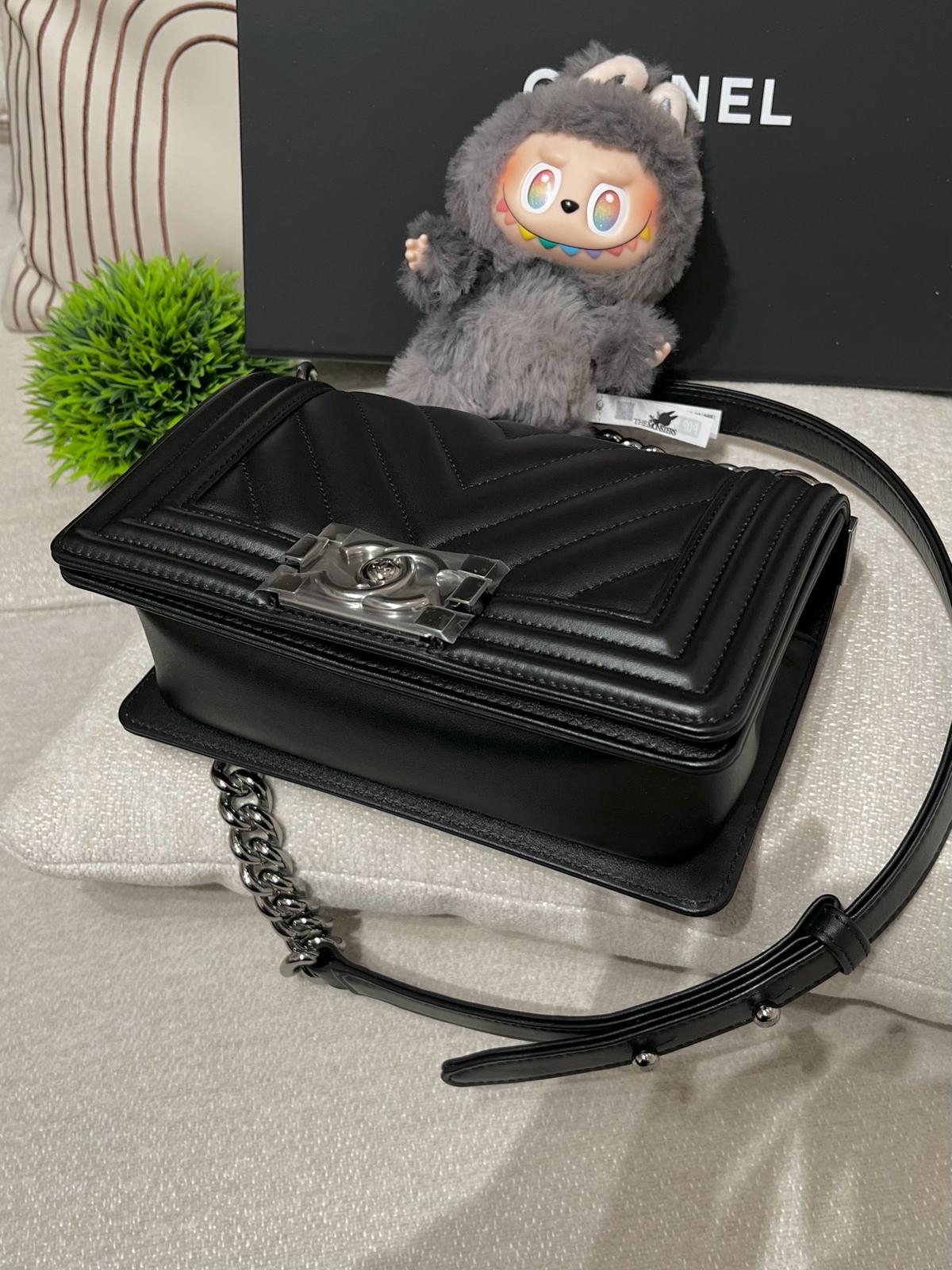 Chanel Boy small 20cm A67085 黑色牛皮亮面銀扣  100%Authentic,100%new全新貨品 ✅專門店收據✅晶片✅塵袋✅box