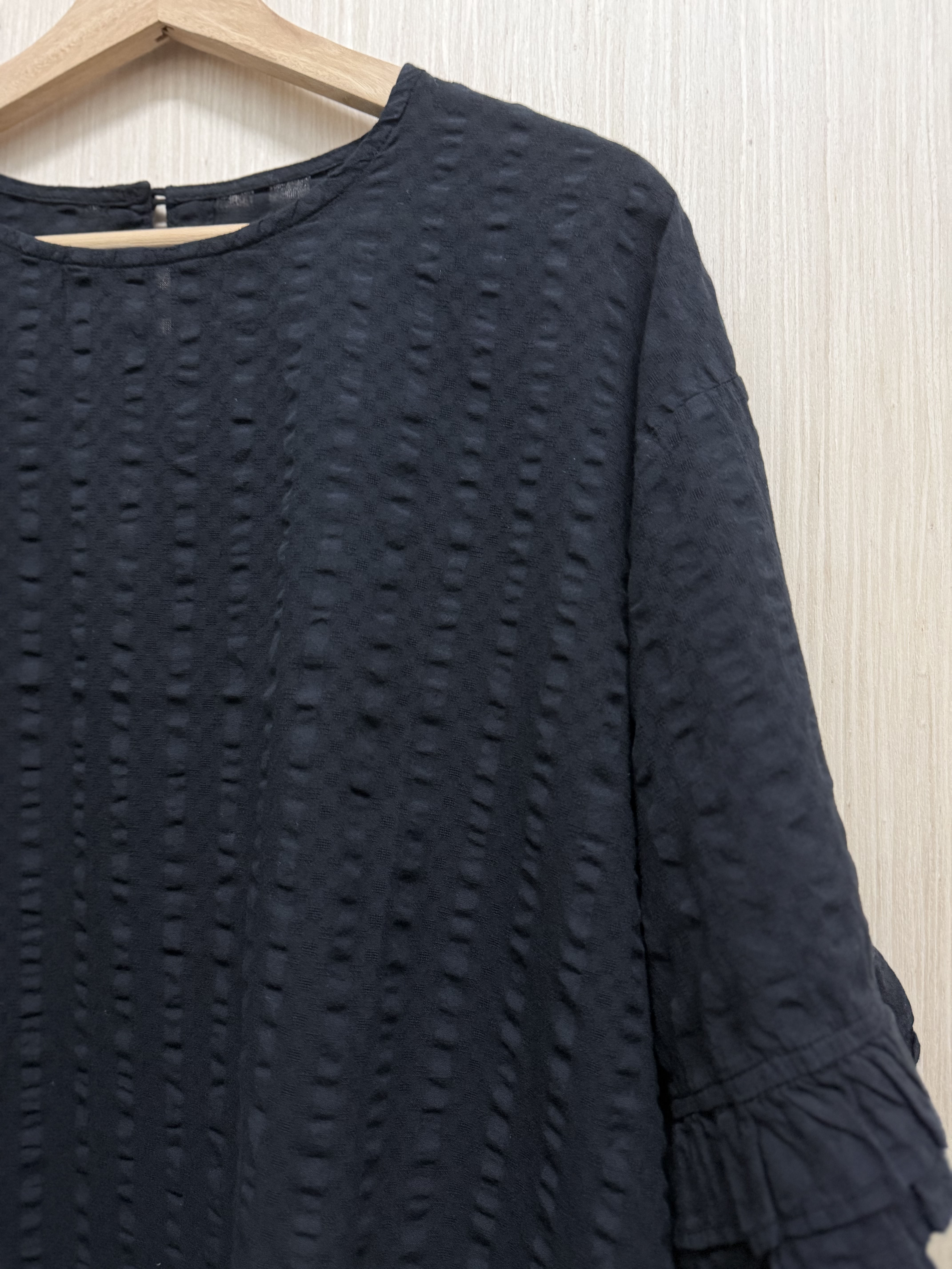 泡泡棉捲邊袖𝐭𝐨𝐩