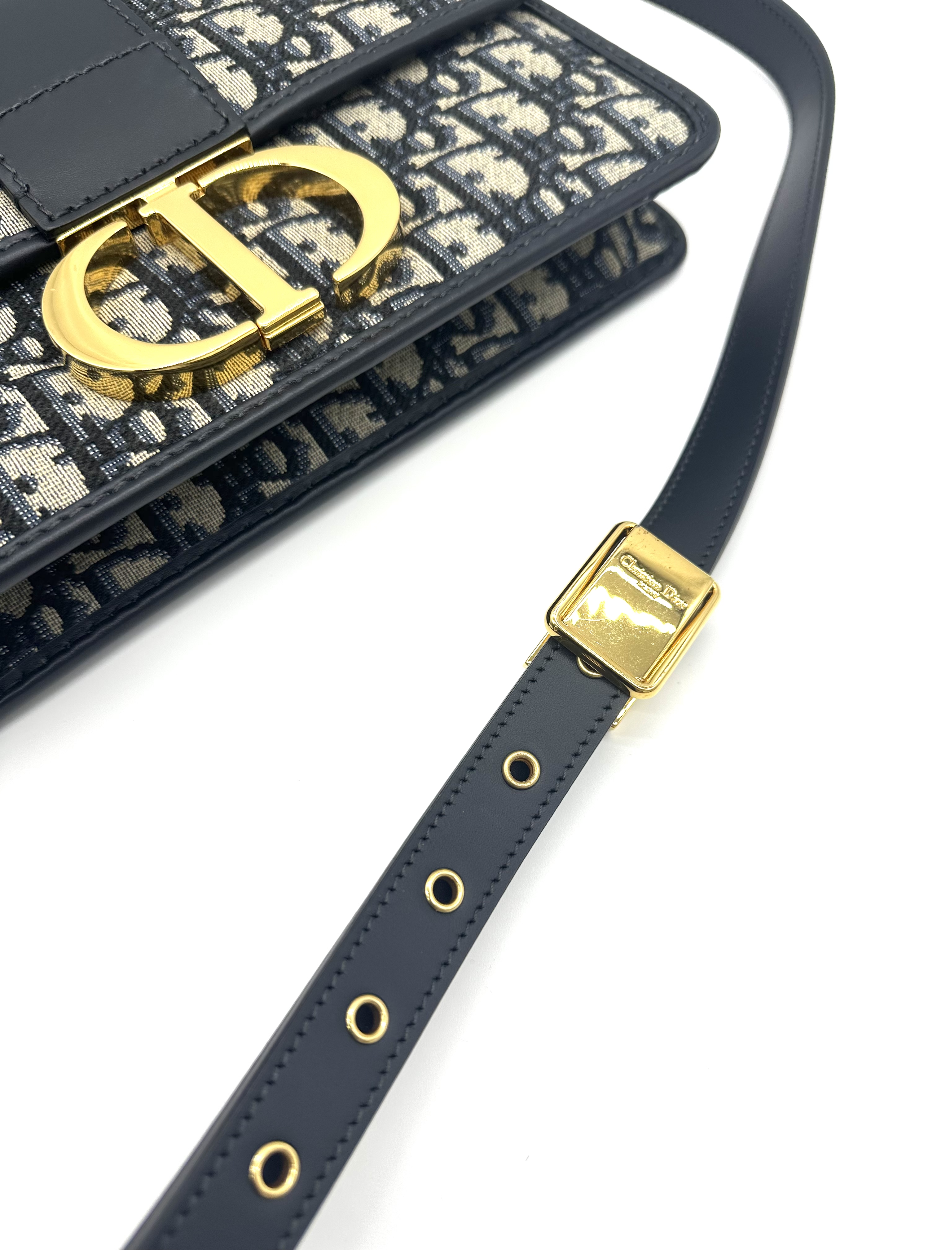 Pre owned-Christian Dior Montaigne bag/ Product Code: 26031803