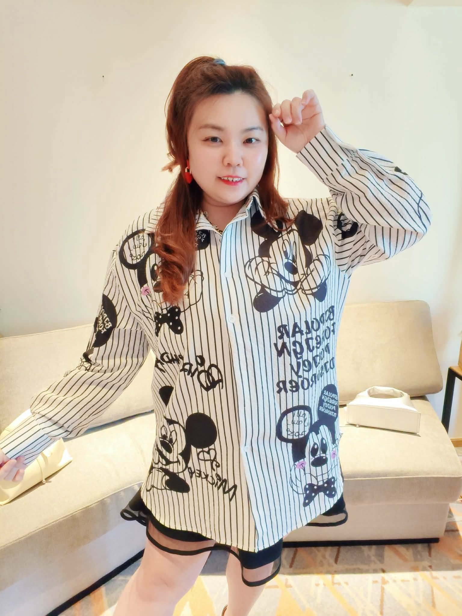 YPA03 626 米奇老鼠线条长袖衬衫（胸围 130 CM）