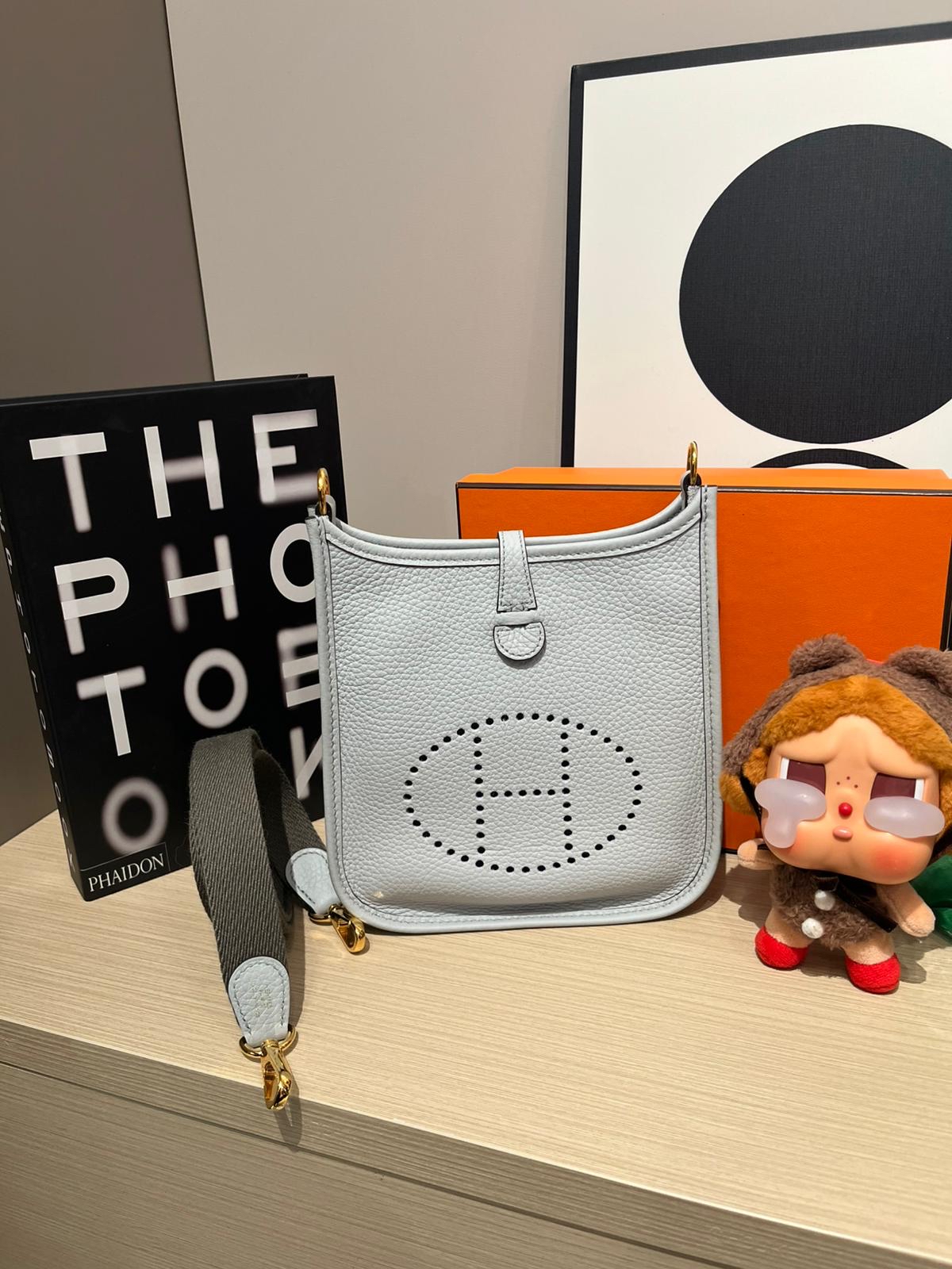 全新Hermes Mini Evelyne Stamp Y 聖杯籃 100%Authentic, 全新未使用品✅收據✅Dust bag✅Box