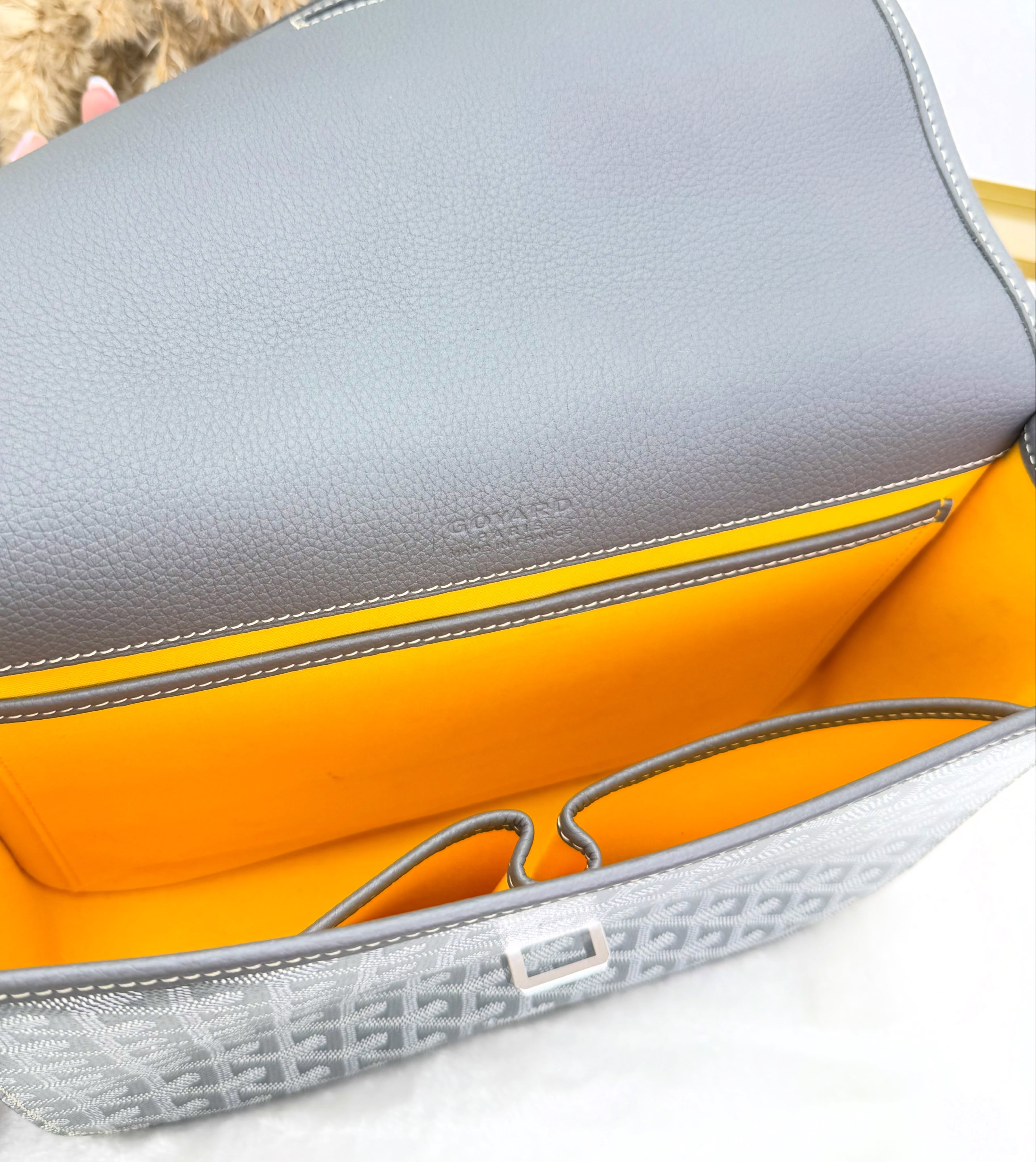Goyard 👜 PRE OWNED 🛍️灰色郵差包mm size🩶