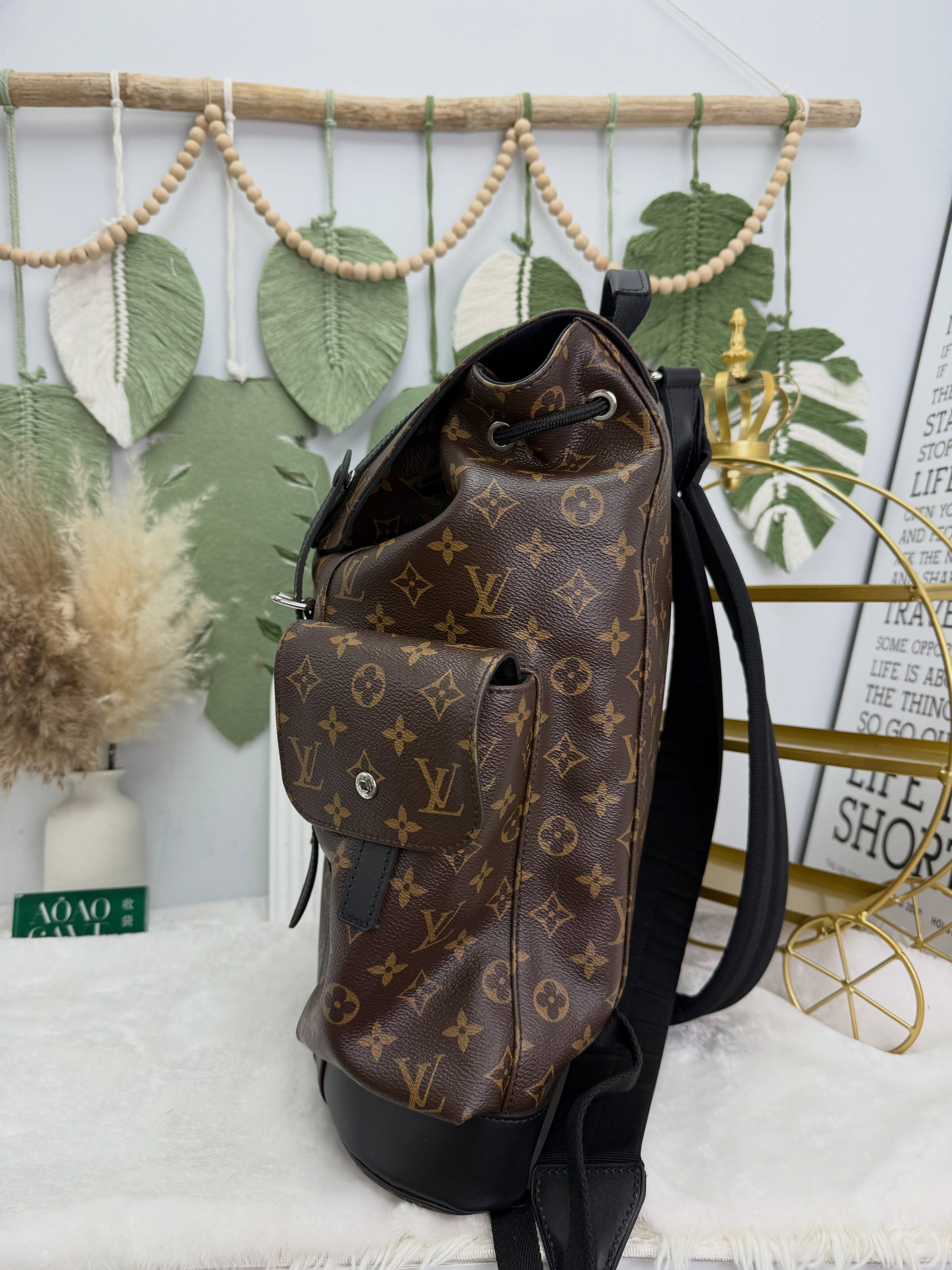 LV👜 PRE OWNED 🛍️Christopher MM Backpack 晶片款 老花帆布配黑色皮革💼有塵袋 🖤