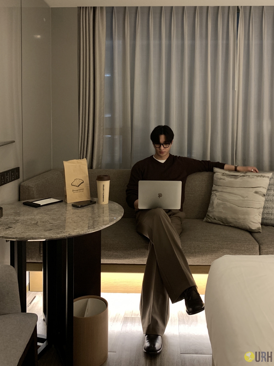 【100%保證韓國直送】舒適修身 V 領半寬鬆連肩袖針織衫 [6 color] RL114795