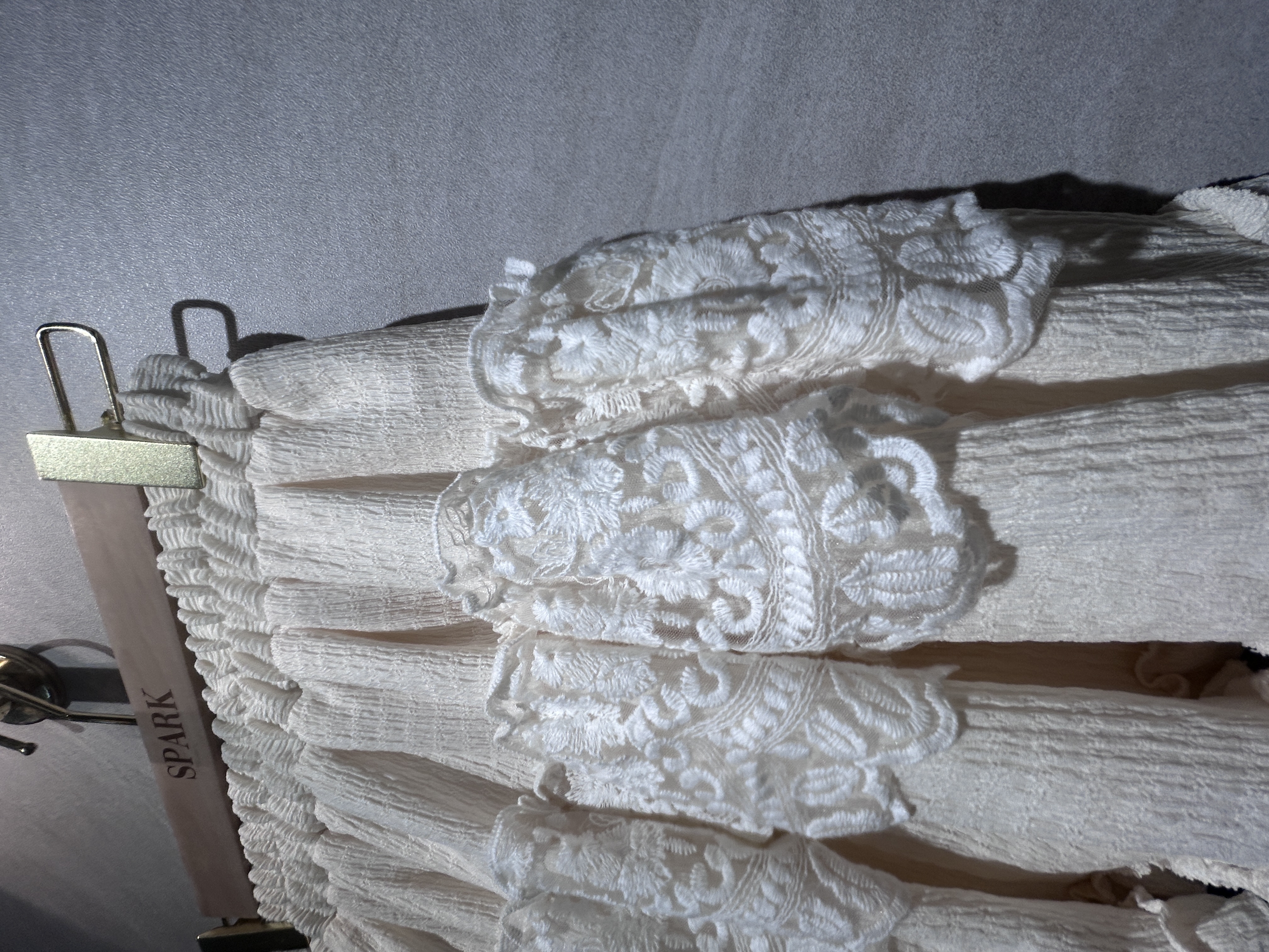 米色荷葉邊蕾絲迷你裙(橡筋腰)