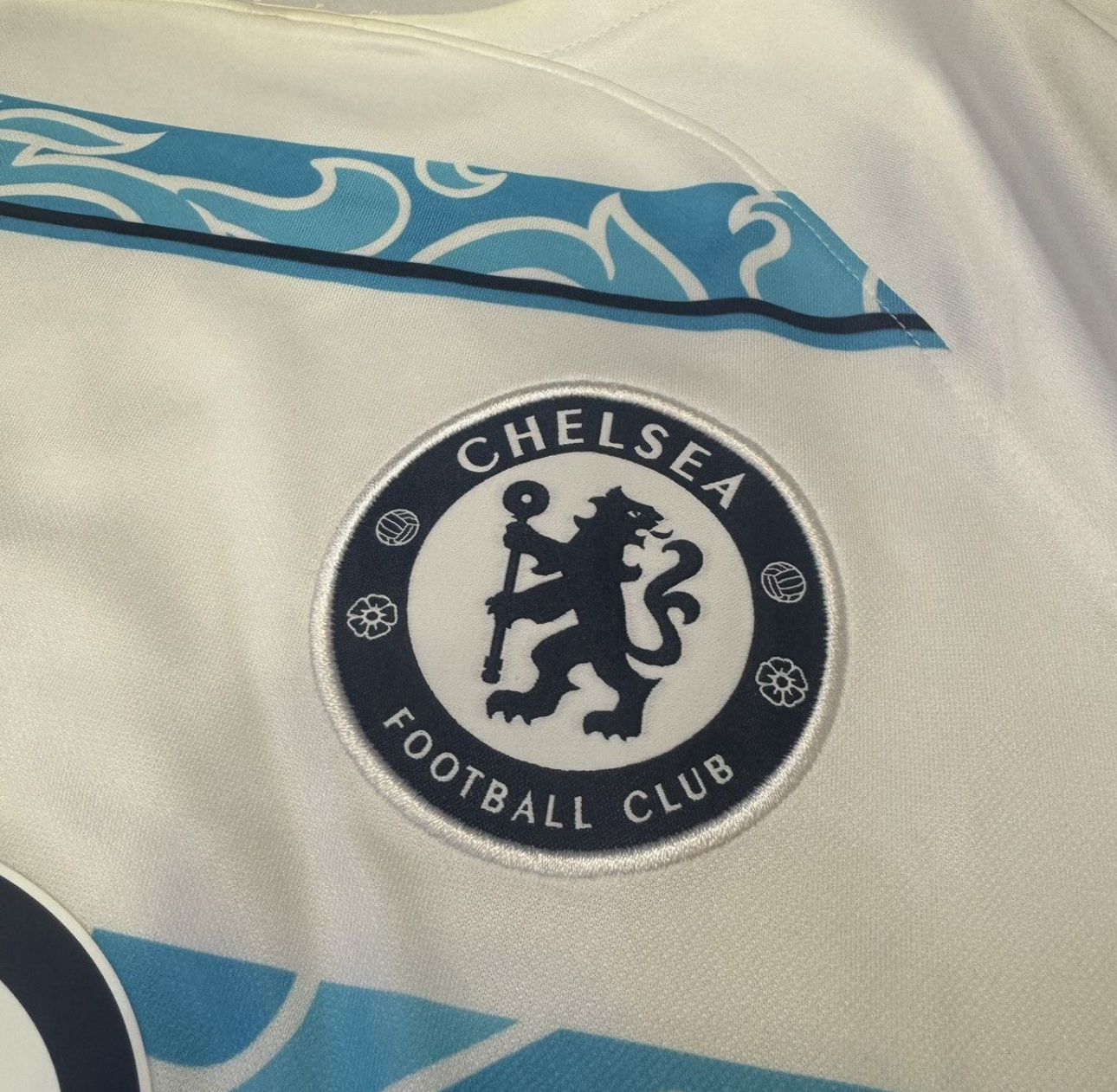 Chelsea 22/23 away shirt #24 James