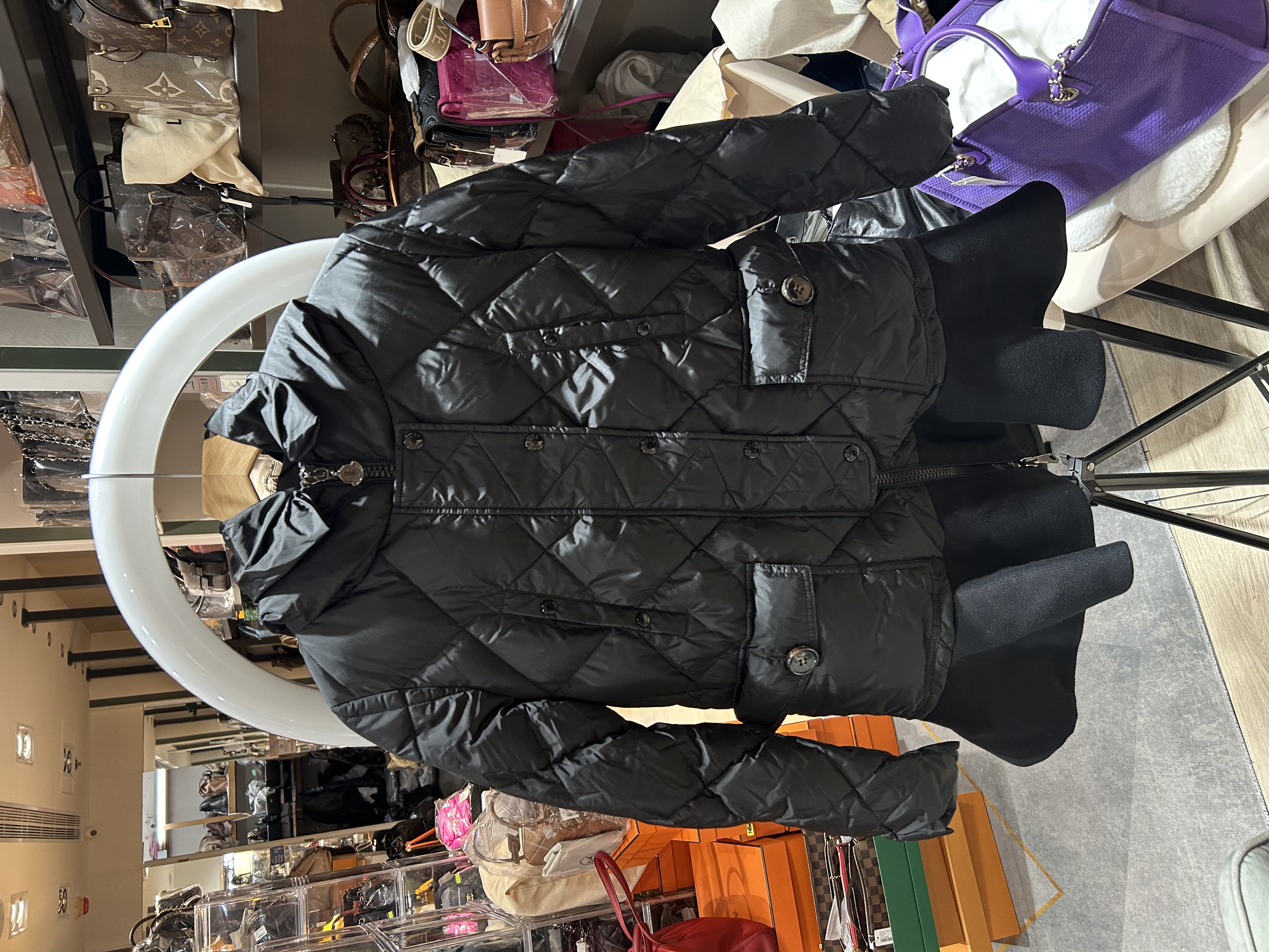 Moncler down outer Size: 00 黑色羽絨外套 100%Authentic, 98%new 