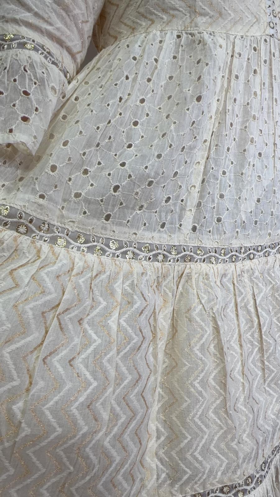 2529 Beige Feather Layer OP 40"