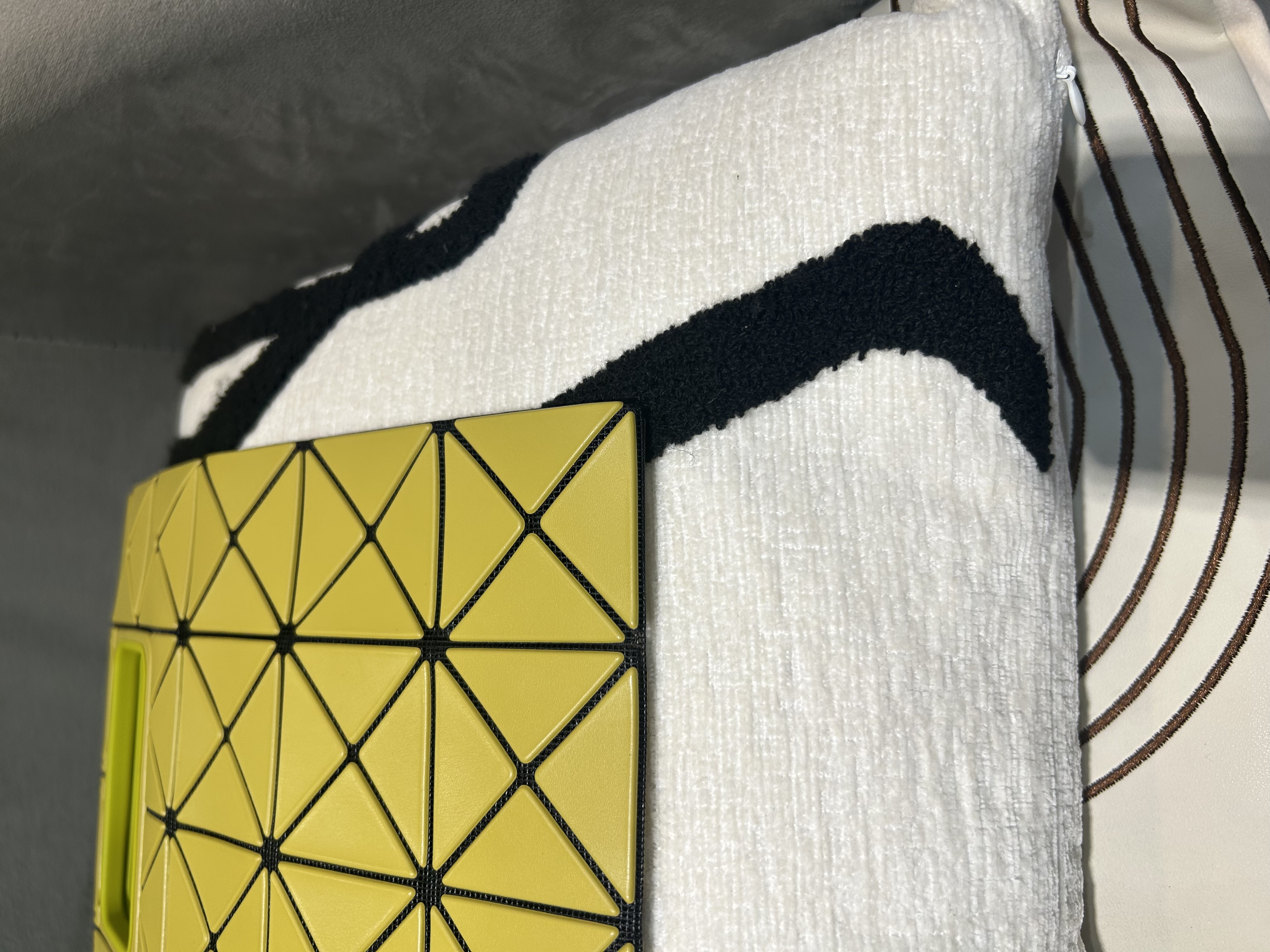 ISSEY MIYAKE BaoBao 4x5 Handbag matte yellow PVC BB33 手挽袋 100%Authentic, 99%New