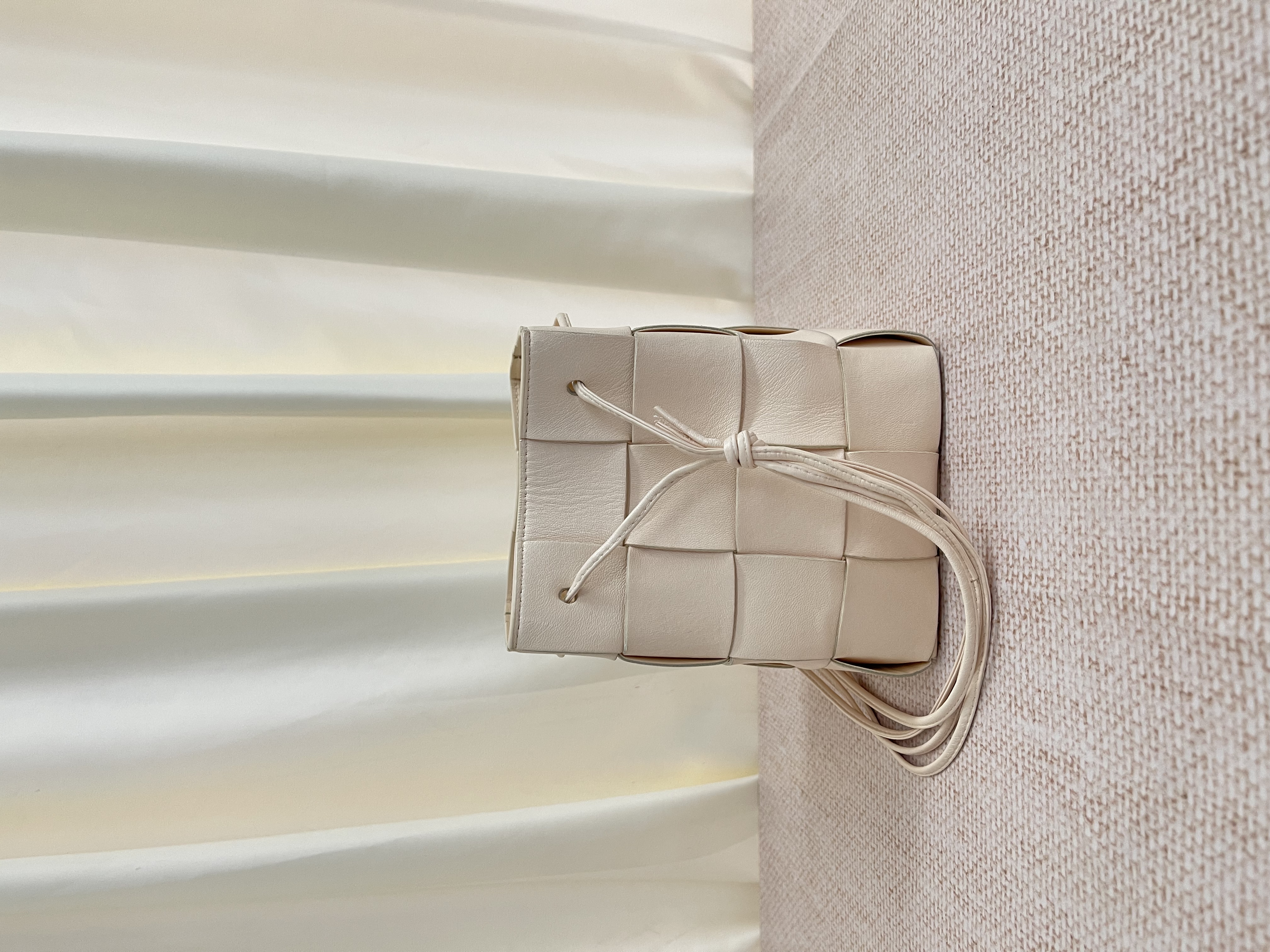 Pre-owned Bottega Veneta Cassette Bucket Bag/ Product Code: 26042401