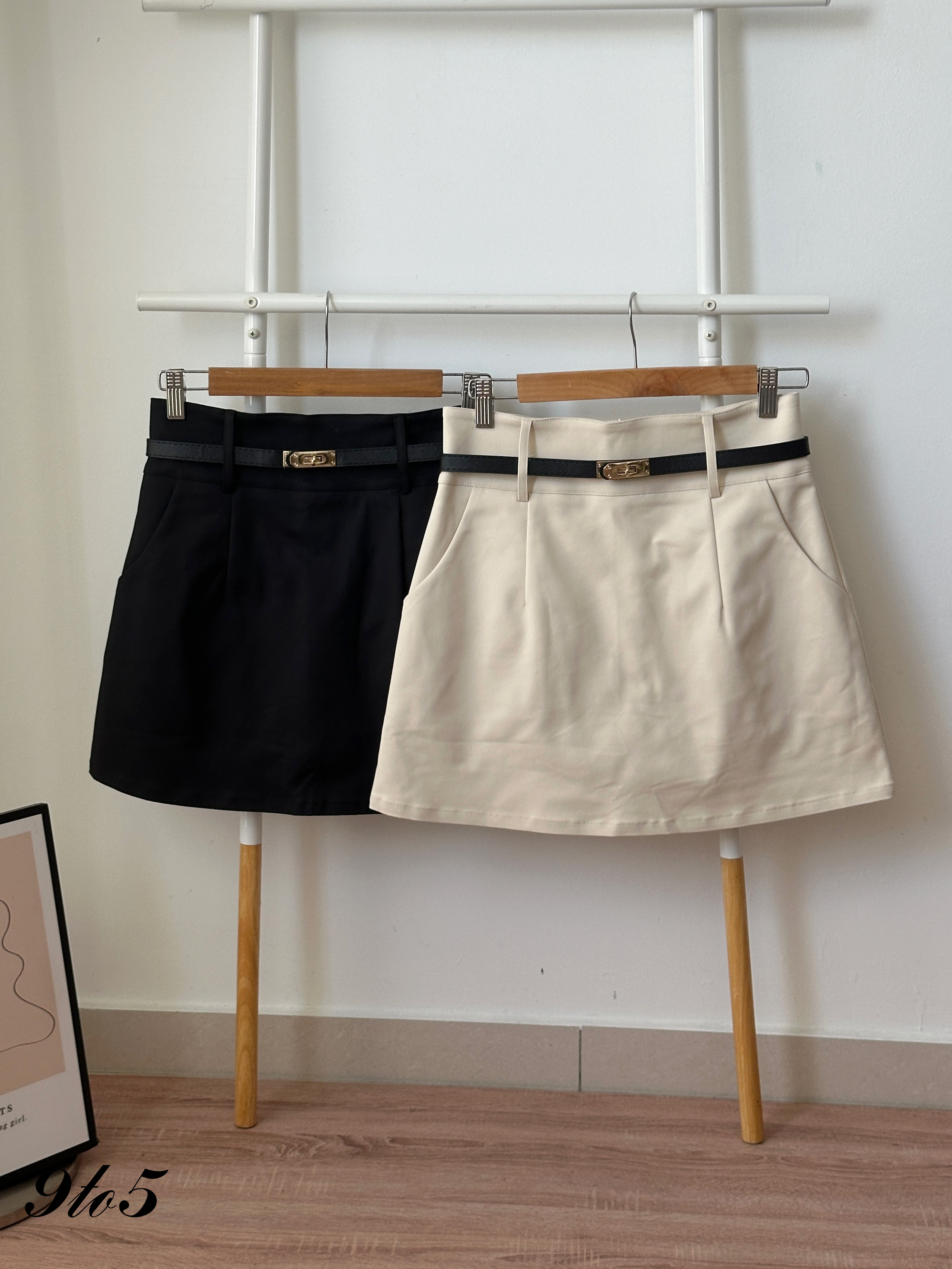 S1919 A Line Short Skirt - Black & Cream