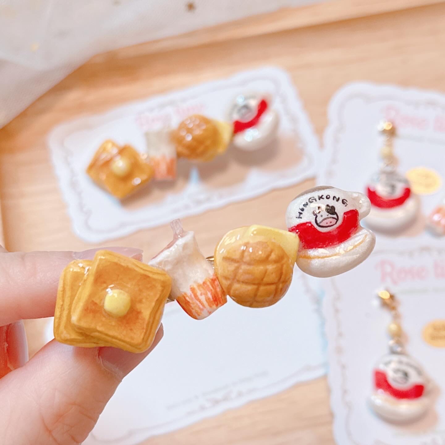 Rose time 3月13-15日 精選半價🩷 手繪港式茶餐廳小食髮夾🩷 七周年精選半價