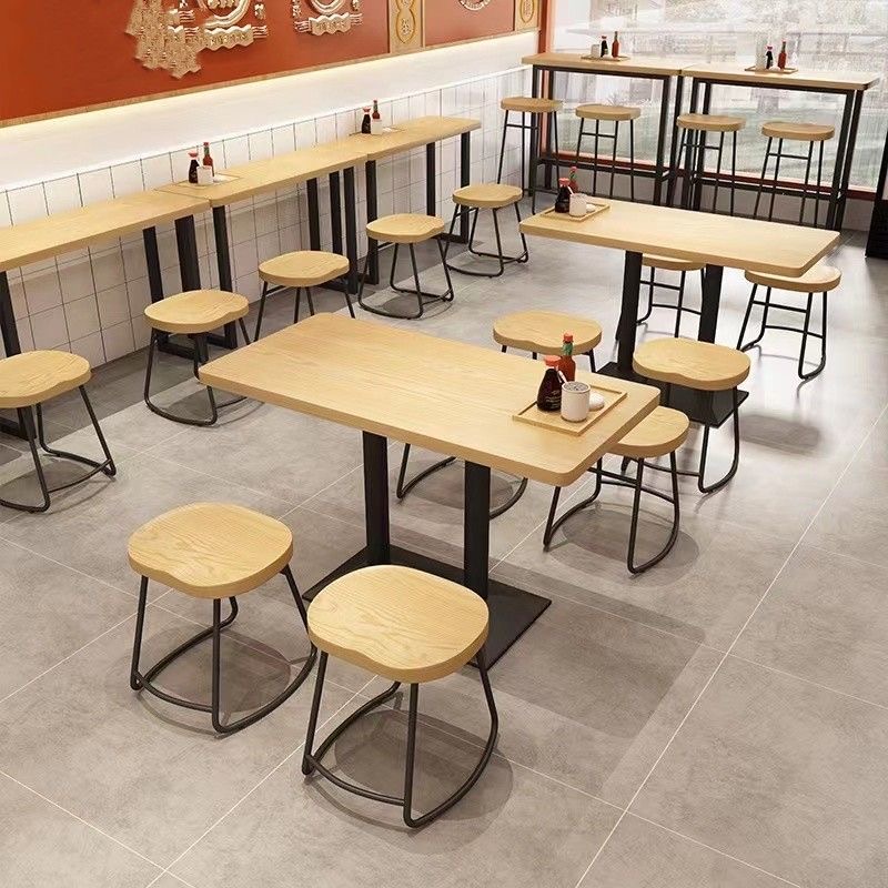 連鎖餐飲店漢堡炸雞卡位桌凳組合，輕暖日式風粉麵館小食店吧檯桌吧椅bar stool