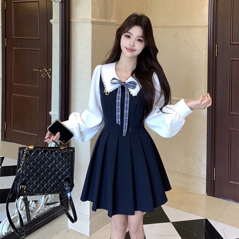 B45(8711) 韩系学院风娃娃领格纹蝴蝶结字母别针下摆百褶蓝连身裙