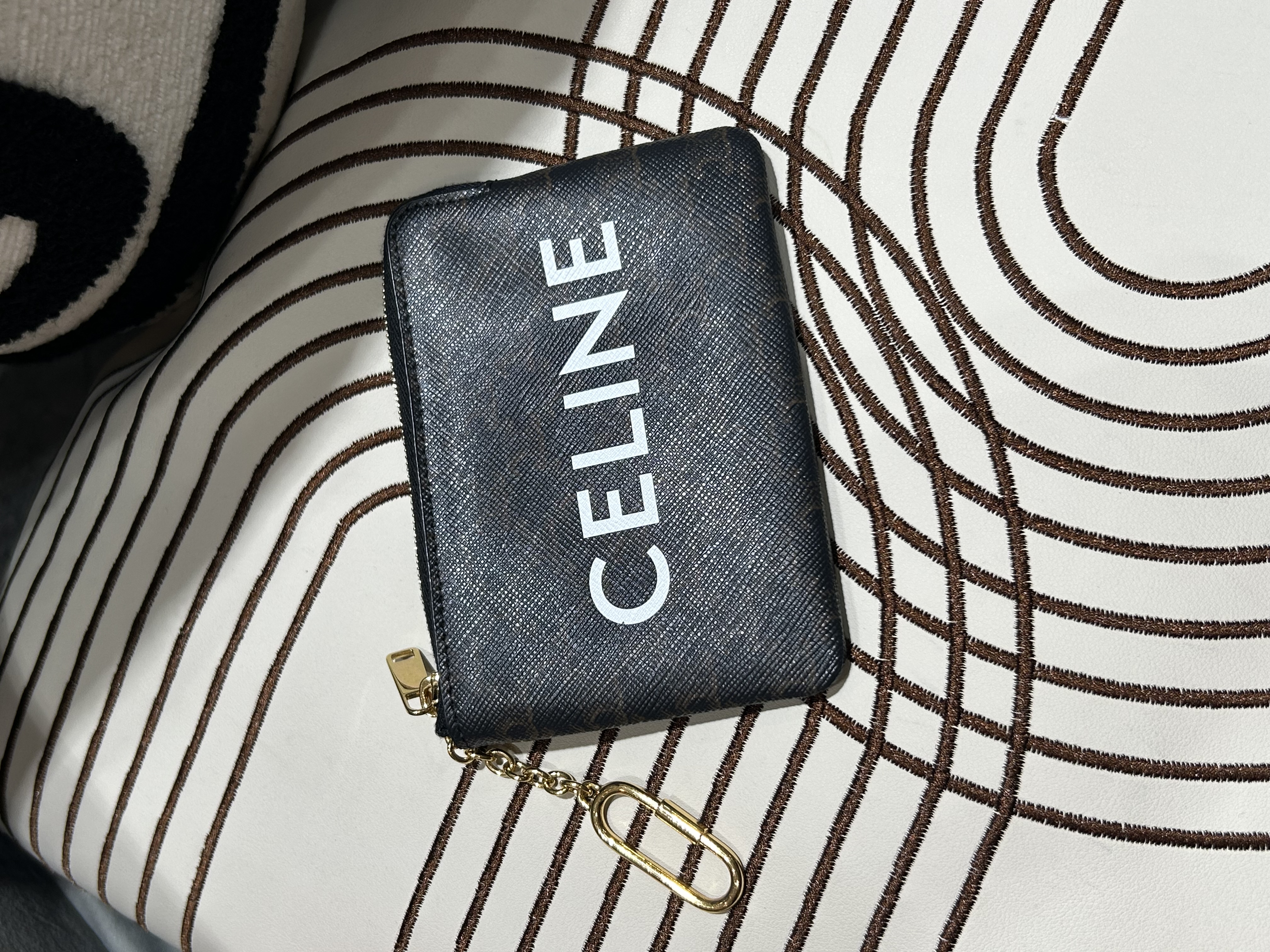 Celine Triomphe coins bag zip wallet 100%Authentic ,95%new